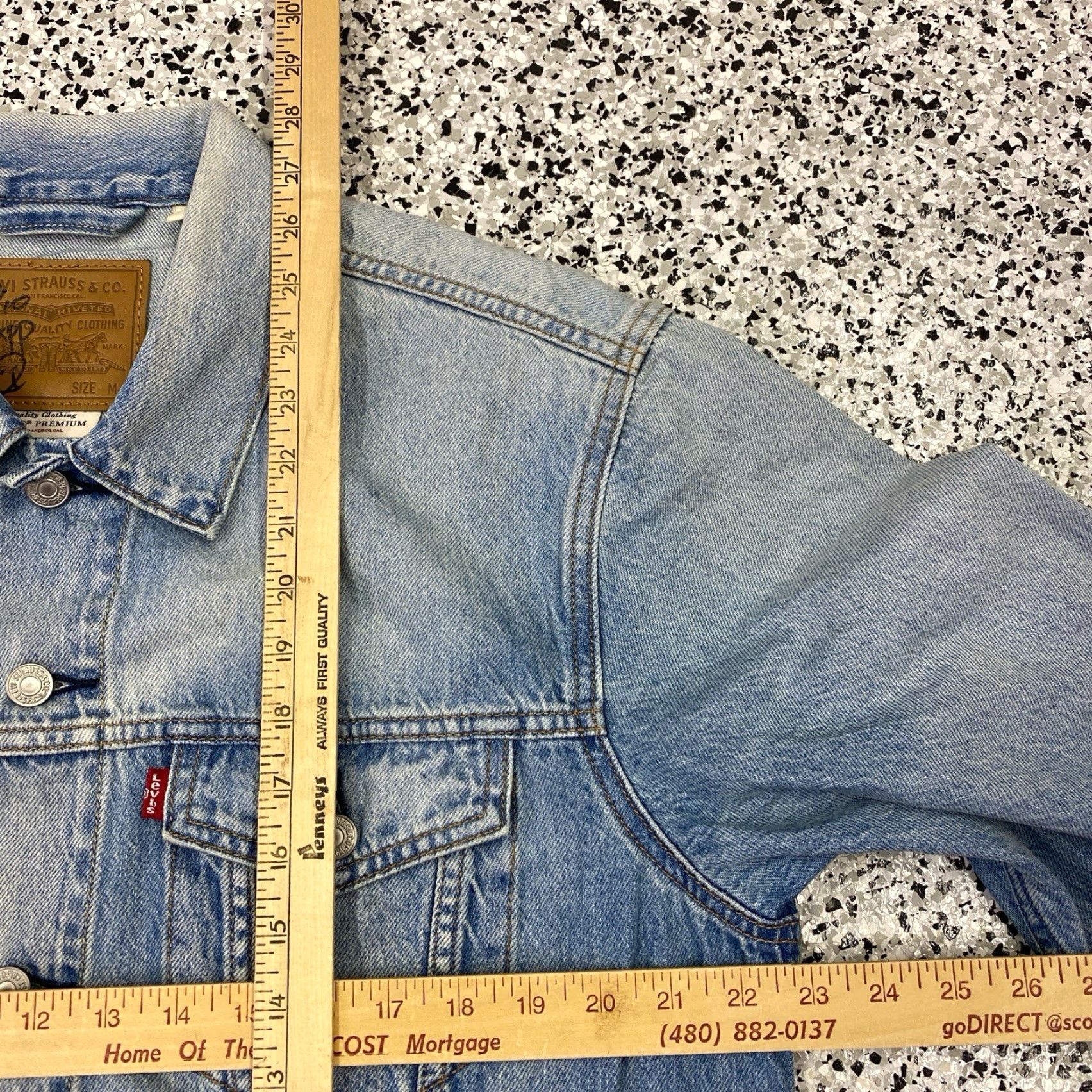 Levi's VINTAGE Levis Denim Stock Trucker Jacket Medium Light Wash Men Jeans Jacket Collared Blue M Size US M / EU 48-50 / 2 - 3 Thumbnail