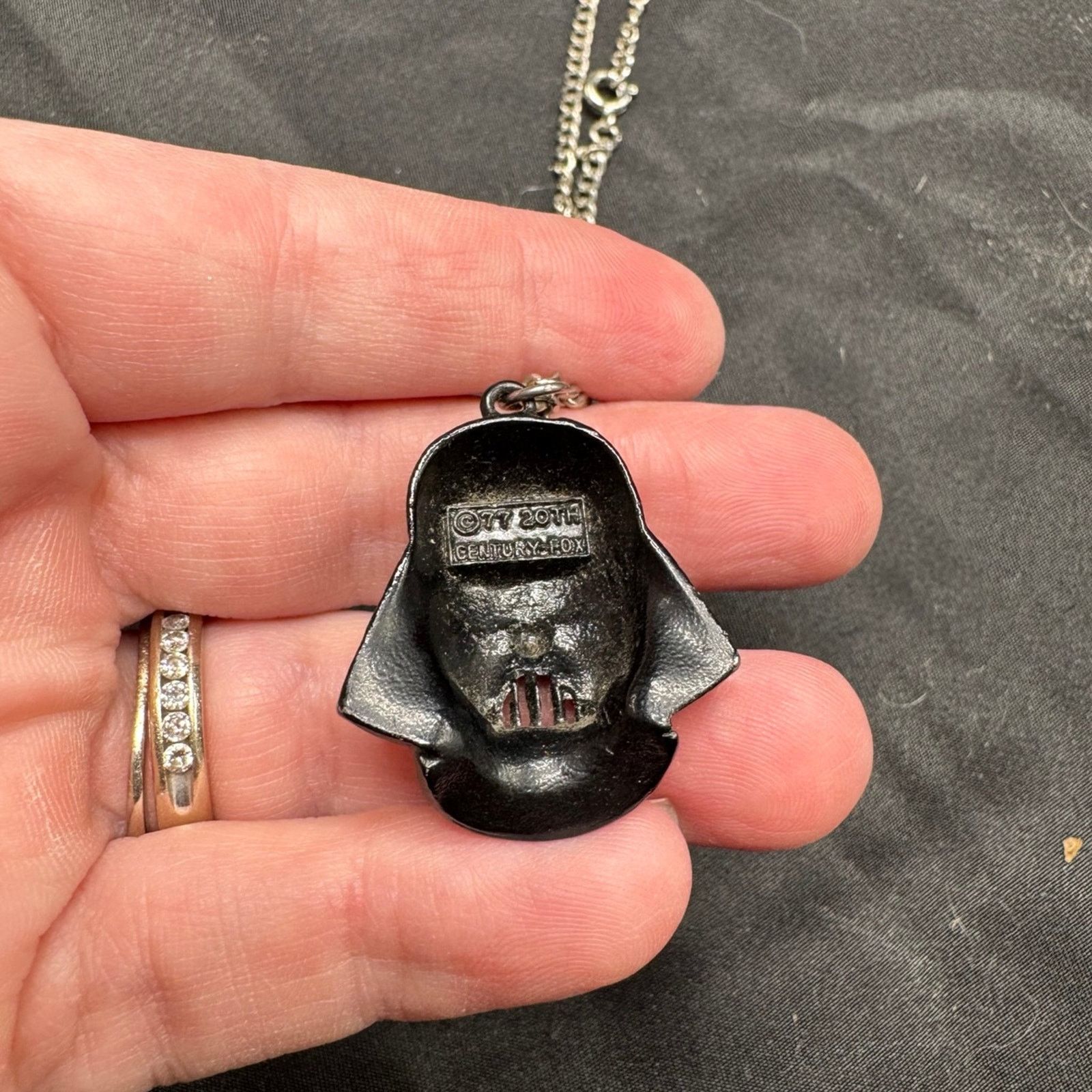 Universal Studios Cast metal Darth Vader pendant Size ONE SIZE - 2 Thumbnail