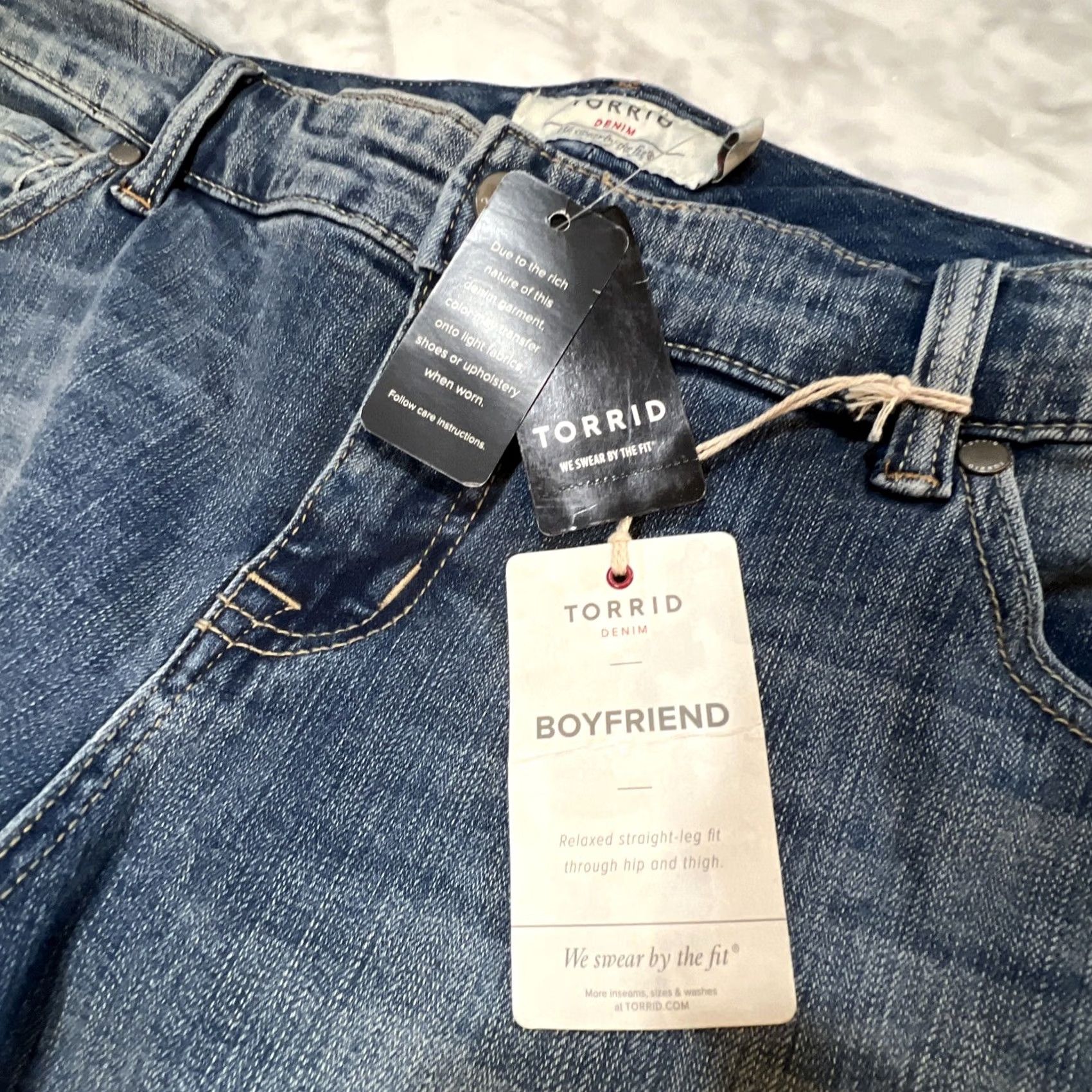Torrid Torrid Jeans Women’s 18R Boyfriend Cameron Reg Relaxed Straight Leg NWT Denim Blue Size 40" / US 18 - 5 Thumbnail