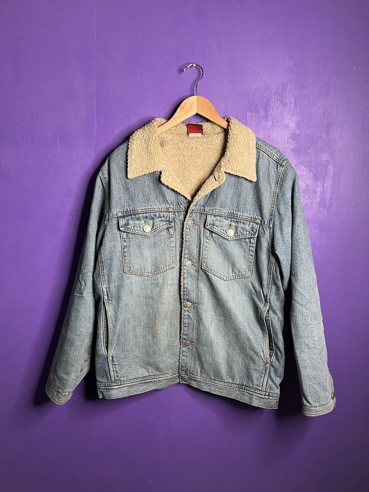 Vintage ‘00s Oakley Sherpa lined denim jacket