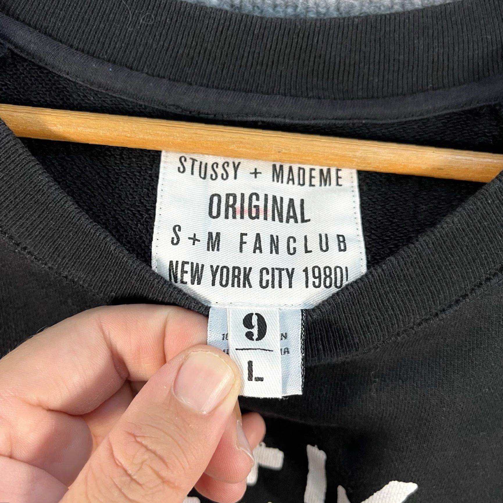 MadeMe VINTAGE Stussy Crewneck Sweatshirt Cropped Pullover Women L Black NY Fan Club 90s Mens Womens Size L / US 10 / IT 46 - 4 Thumbnail