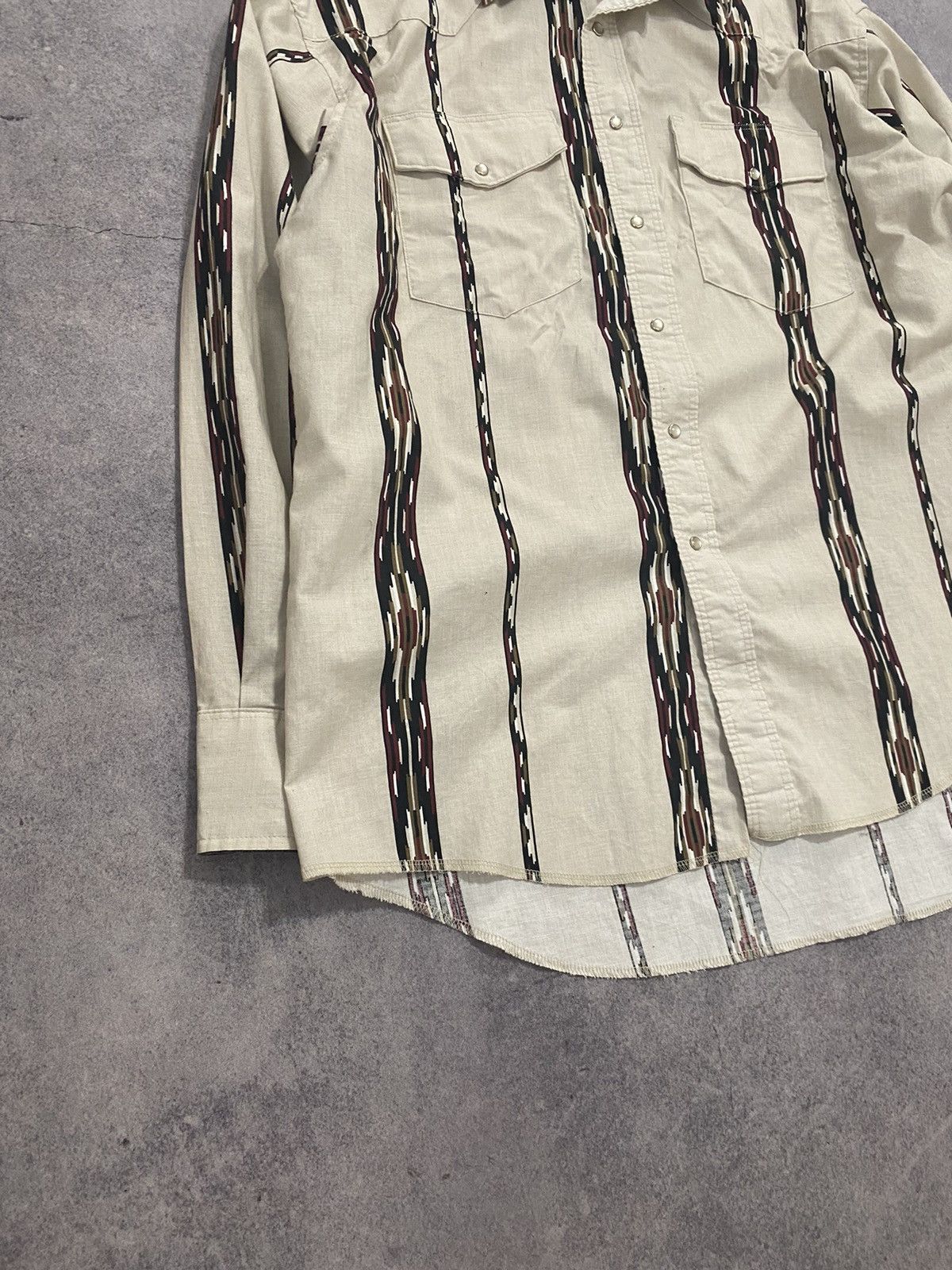 Vintage × Wrangler Vintage Wrangler Western Shirts Southwestern Aztec Striped Size US XL / EU 56 / 4 - 3 Thumbnail