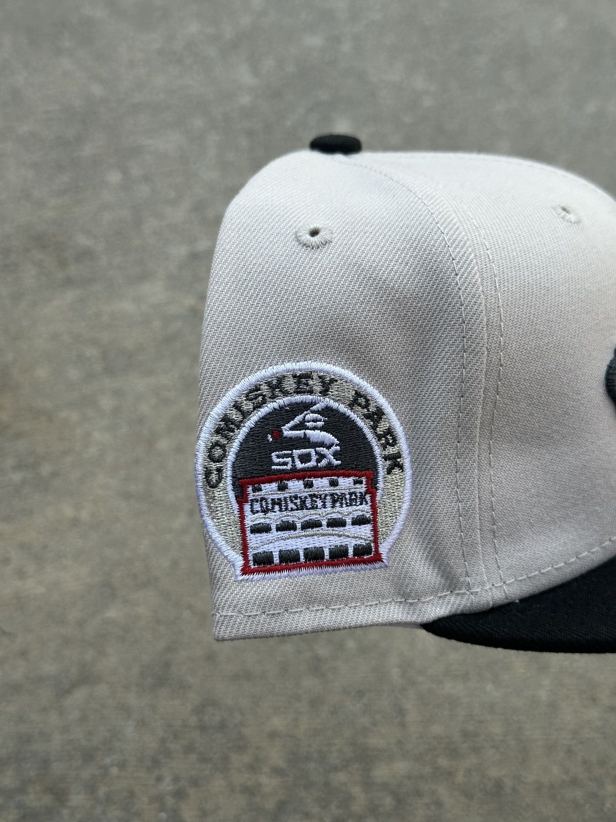 MLB × New Era Chicago White Sox Two Tone Fitted Hat 7 1/4 Size ONE SIZE - 2 Thumbnail