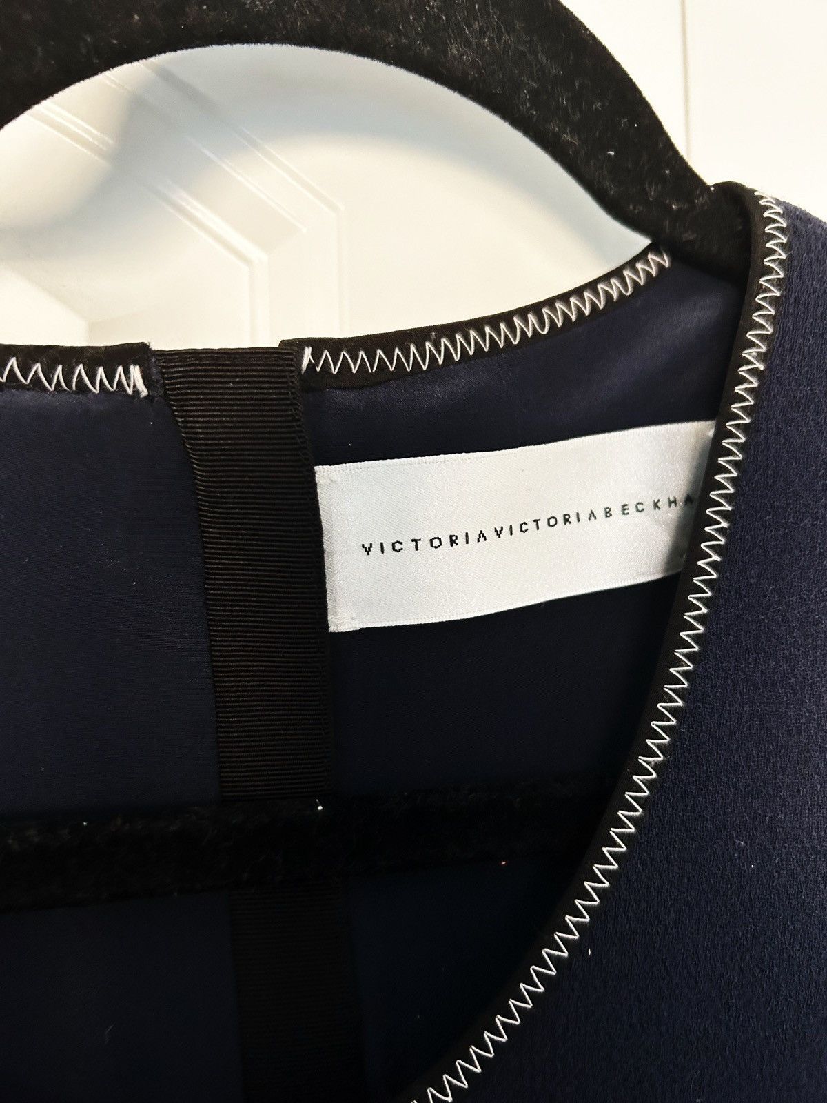 Victoria Beckham Victoria Beckham Embroidered Shift Dress Size M / US 6-8 / IT 42-44 - 4 Thumbnail