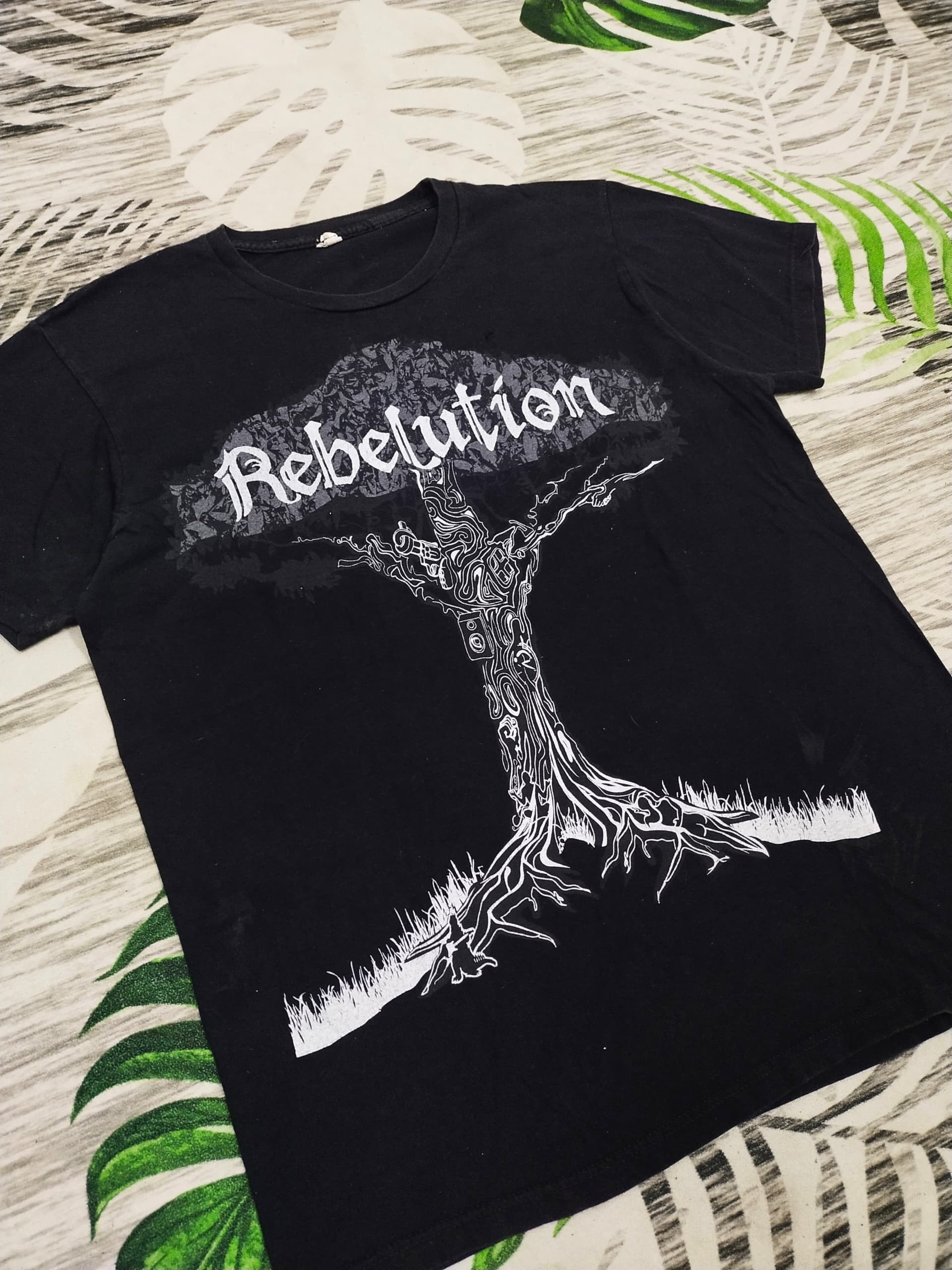 Band Tees Vintage Rebelution Ska rock band tee affliction style design Size US L / EU 52-54 / 3 - 8 Thumbnail