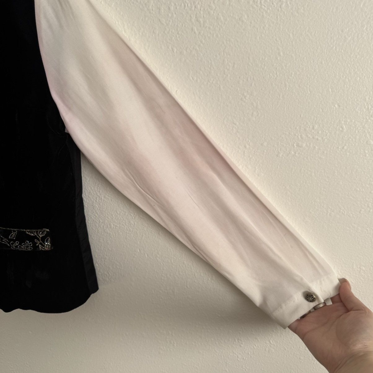Vintage TRÈS PAQUETTE Vintage Black White Velvet Button Up Blouse Size M / US 6-8 / IT 42-44 - 9 Thumbnail