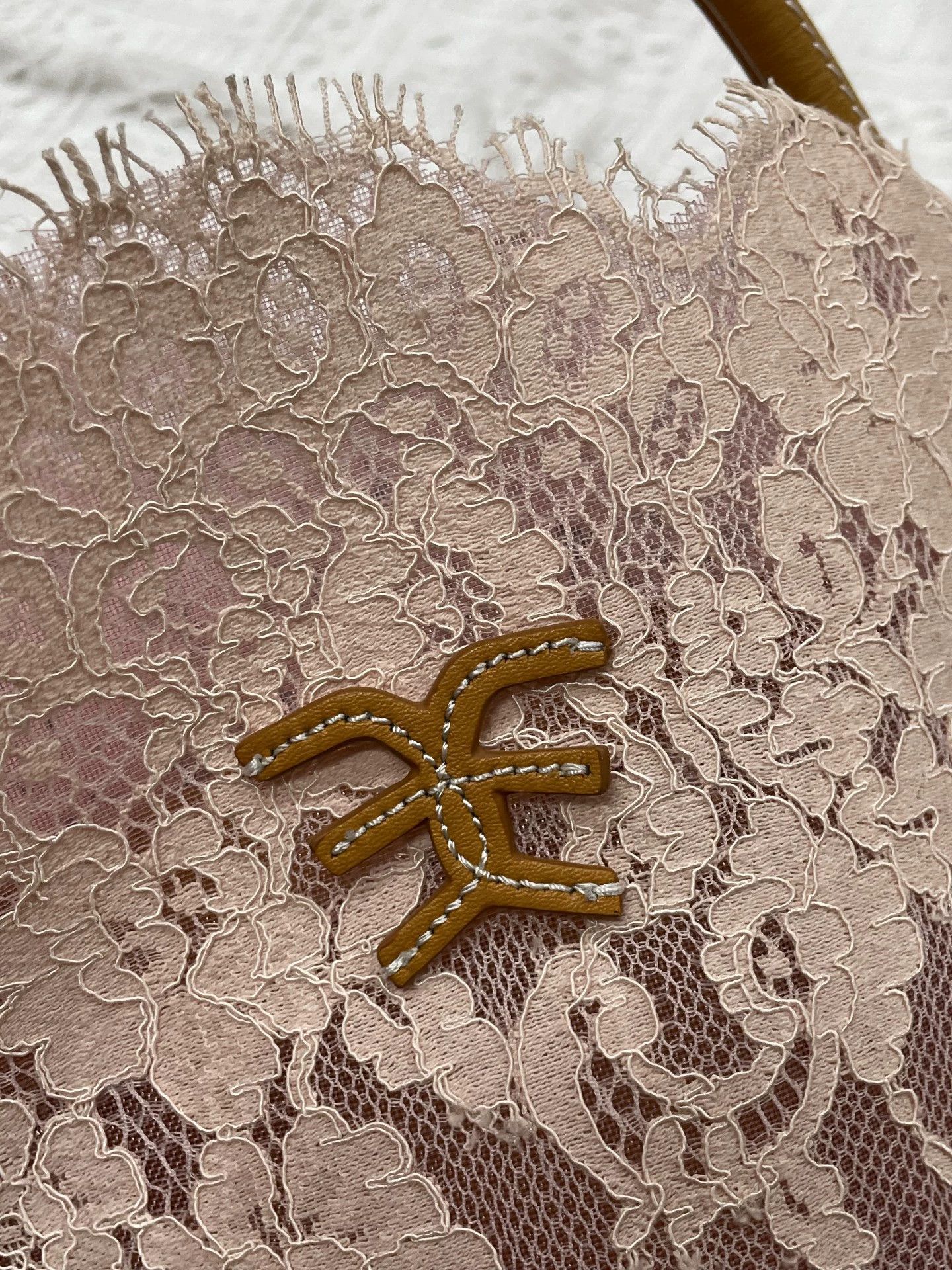 Ermanno Scervino ES Pastel Pink Chantilly Lace Bucket Bag Unused Dust Bag Size ONE SIZE - 4 Thumbnail