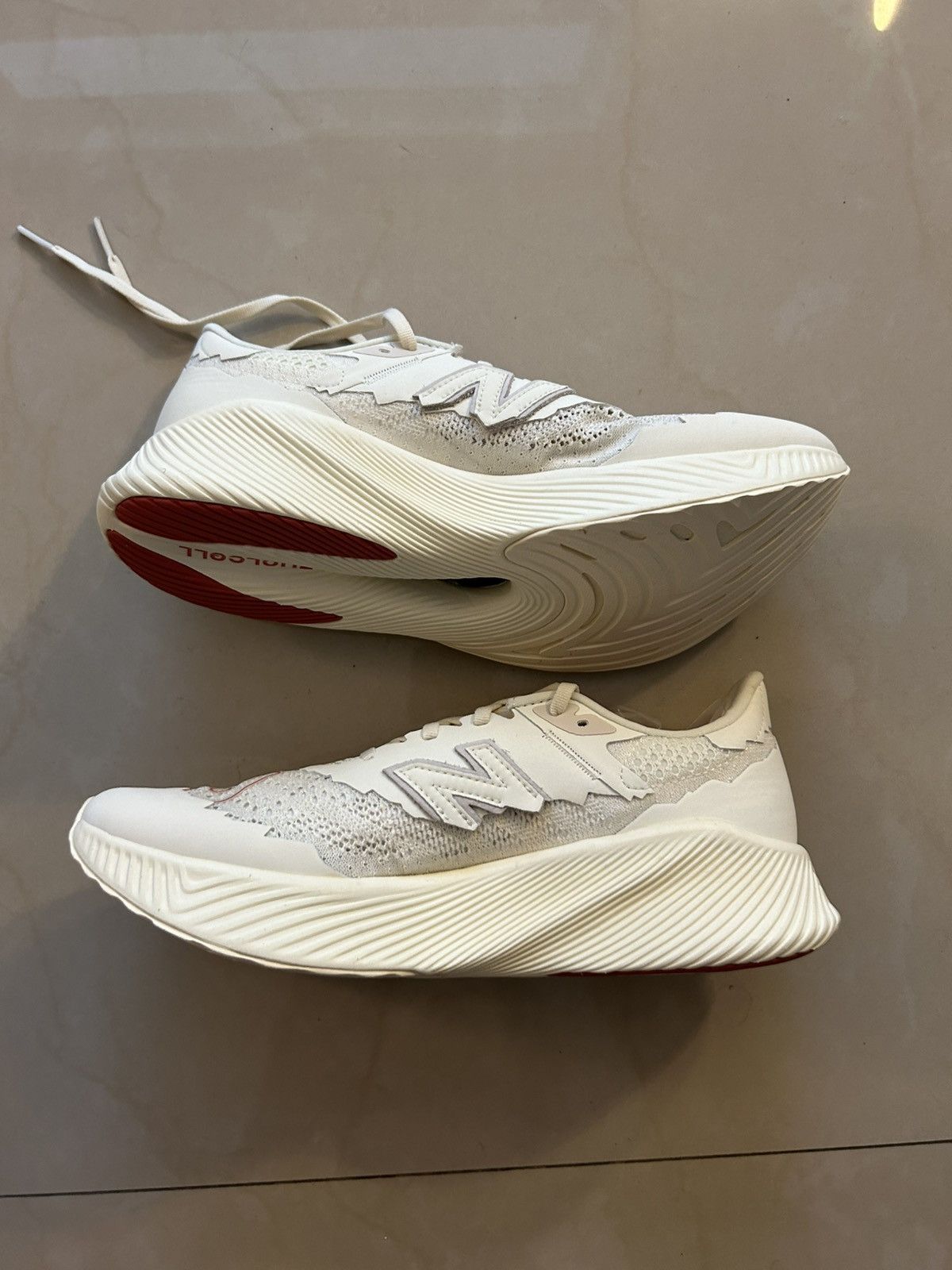 New Balance × Stone Island New balance x stone island fuel cell Size US 10.5 / EU 43-44 - 2 Thumbnail