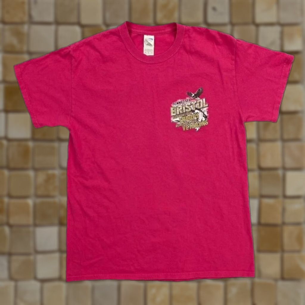 Gildan Bristol Tennessee “Support Our Troops” Military Army Pink Graphic T-Shirt Medium Men Short Sleeve Round Neck Cotton Graphic print front back 90s? Size US M / EU 48-50 / 2 - 1 Thumbnail