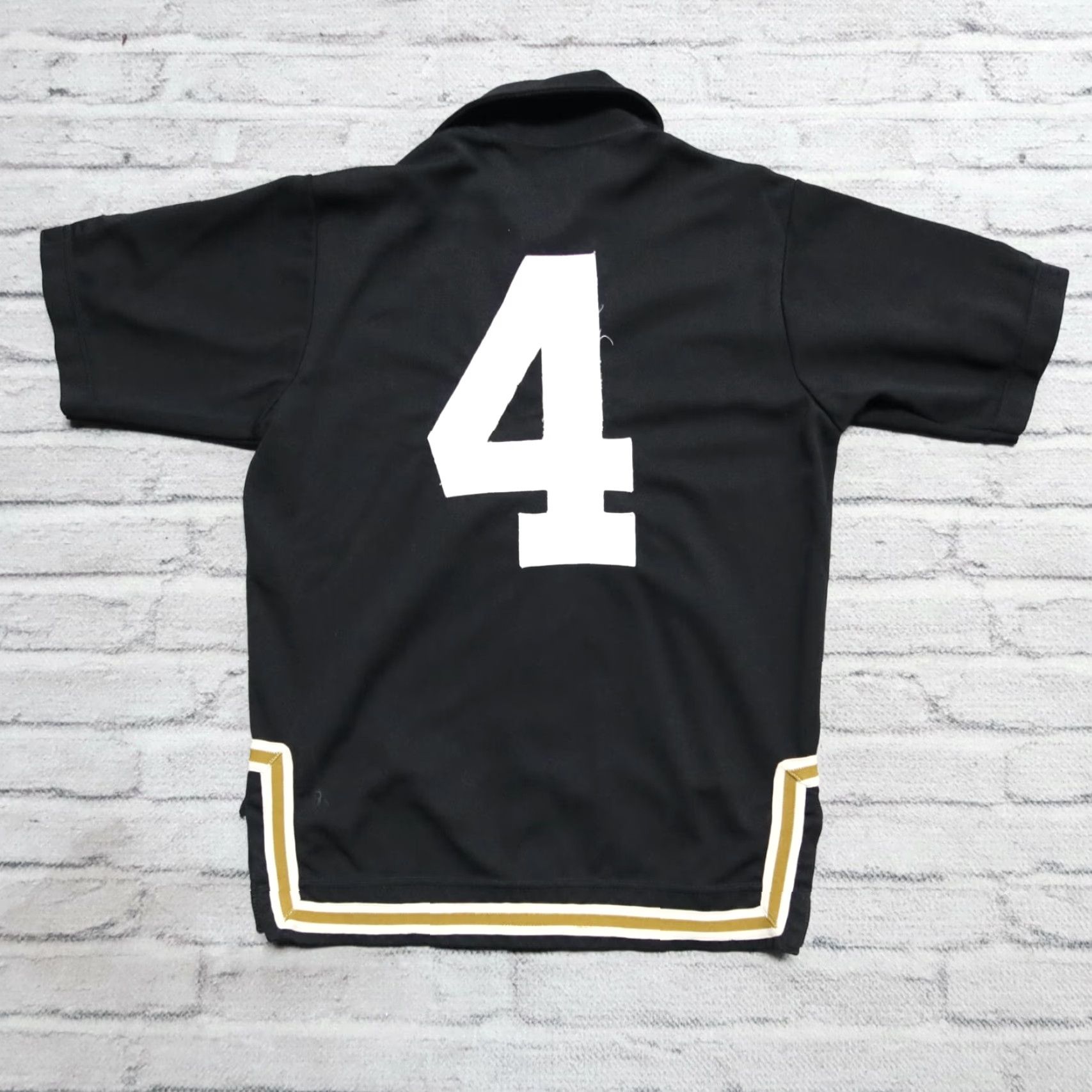 Wilson Vintage Hayward High School Varsity Basketball Jersey Shooting Made in USA Size US S / EU 44-46 / 1 - 6 Thumbnail