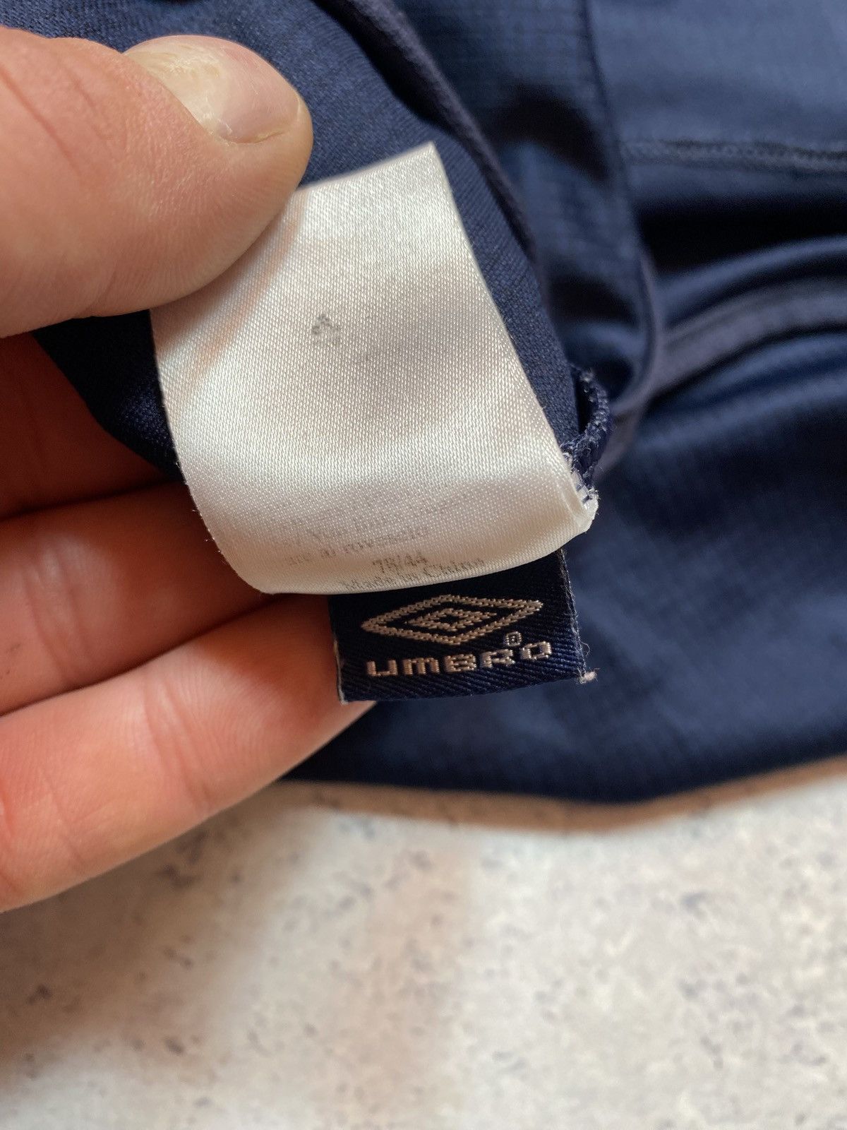 Umbro 2005-06 England Umbro Training Shirt Mens size XXL Size US XXL / EU 58 / 5 - 9 Thumbnail