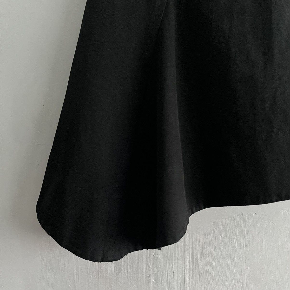 Comme des Garcons AD2009 Comme Des Garcons Asymetrical Midi Skirt Size 26" / US 2 / IT 38 - 7 Thumbnail