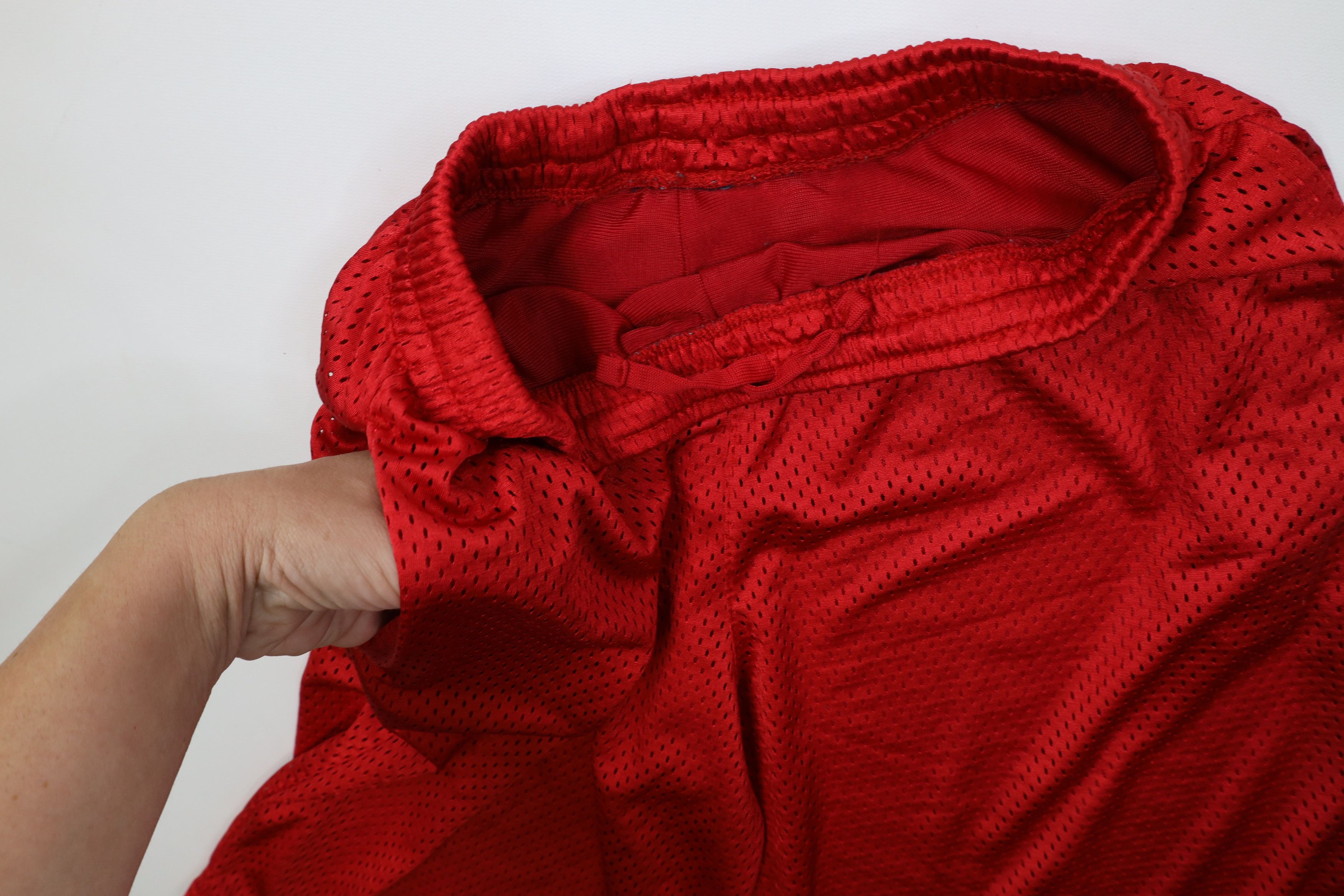 Vintage Vintage 90s Streetwear Above Knee Mesh Basketball Shorts Red Size US 32 / EU 48 - 6 Thumbnail