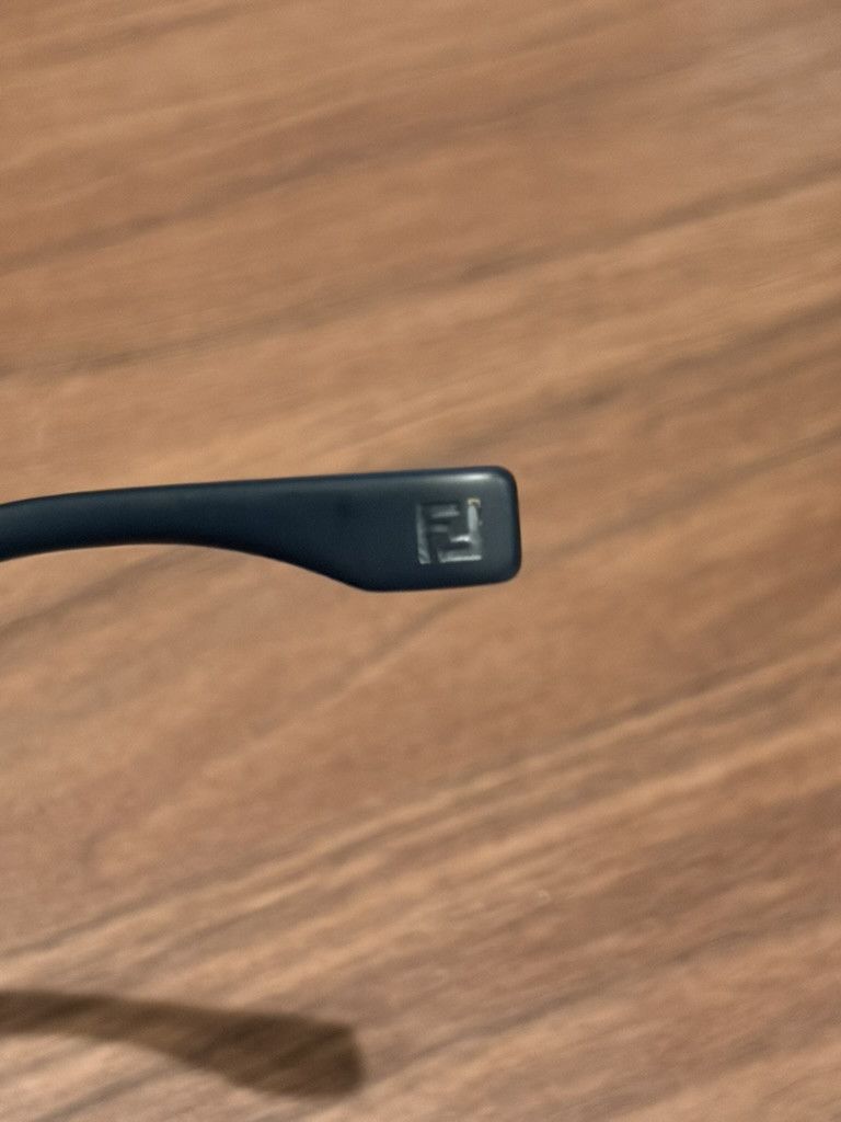 Fendi Fendi O'Lock FE40079U Navigator Sunglasses — Silver/Gray Size ONE SIZE - 6 Thumbnail