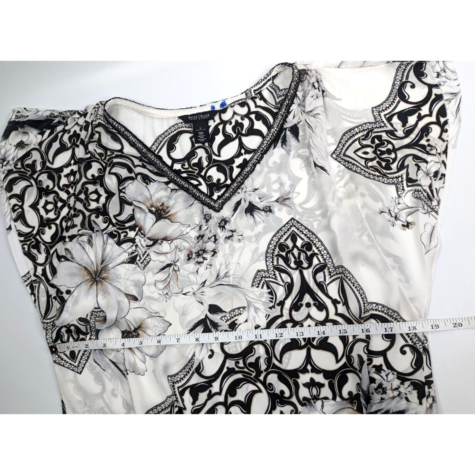 White House Black Market White House Black Market Blouse Floral Short Sleeve Satin Off-the-Shoulder Small Black Womens Blouse Size S / US 4 / IT 40 - 5 Thumbnail