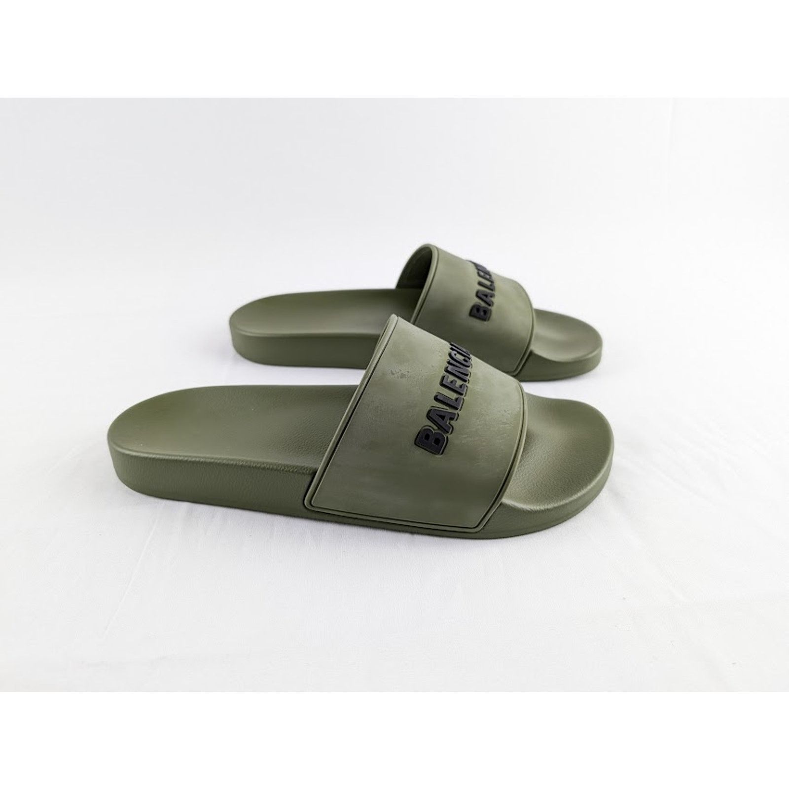 Balenciaga o1rshd1 Smooth Rubber Pool Slide Balenciaga Logo Kaki/Black Size US 12 / EU 45 - 3 Thumbnail