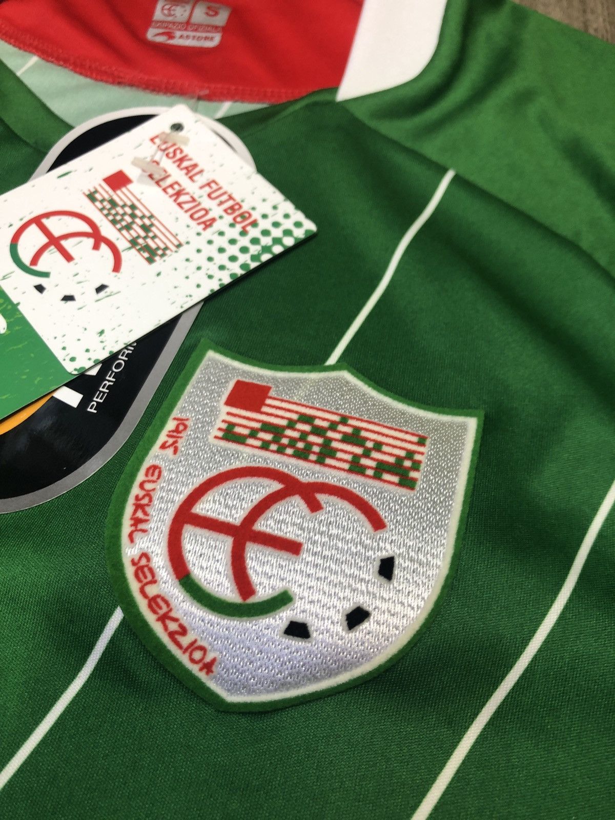Other Basque Euskal futbol selekzioa 11/12 home shirt(Bnwt) Size US S / EU 44-46 / 1 - 1 Thumbnail