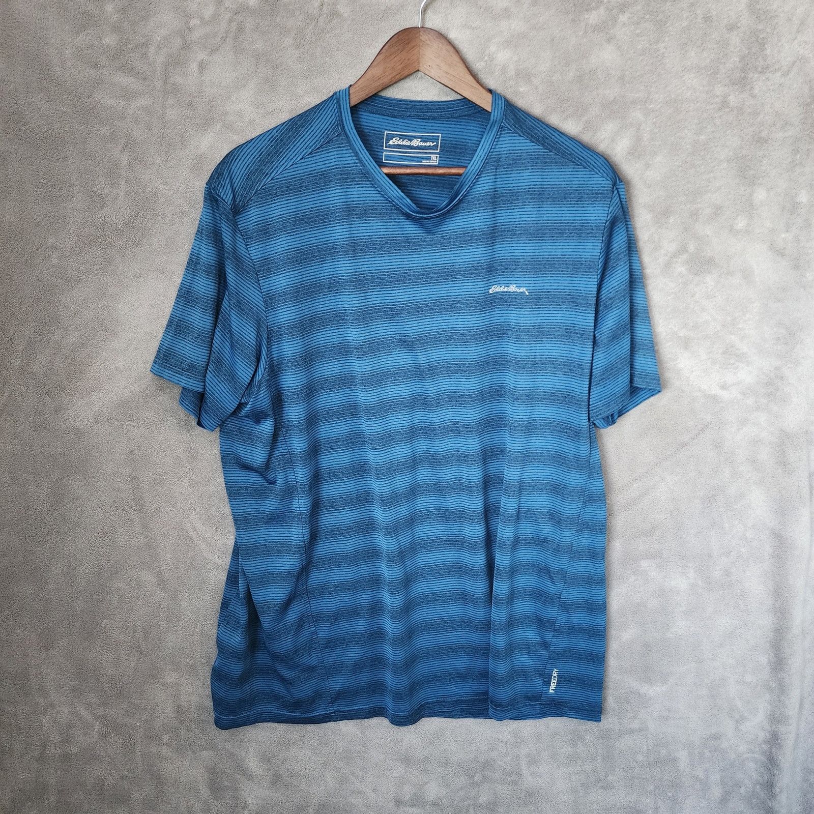 Eddie Bauer Eddie Bauer Tall XL Men's Blue Striped T-Shirt Size US XL / EU 56 / 4 - 1 Thumbnail