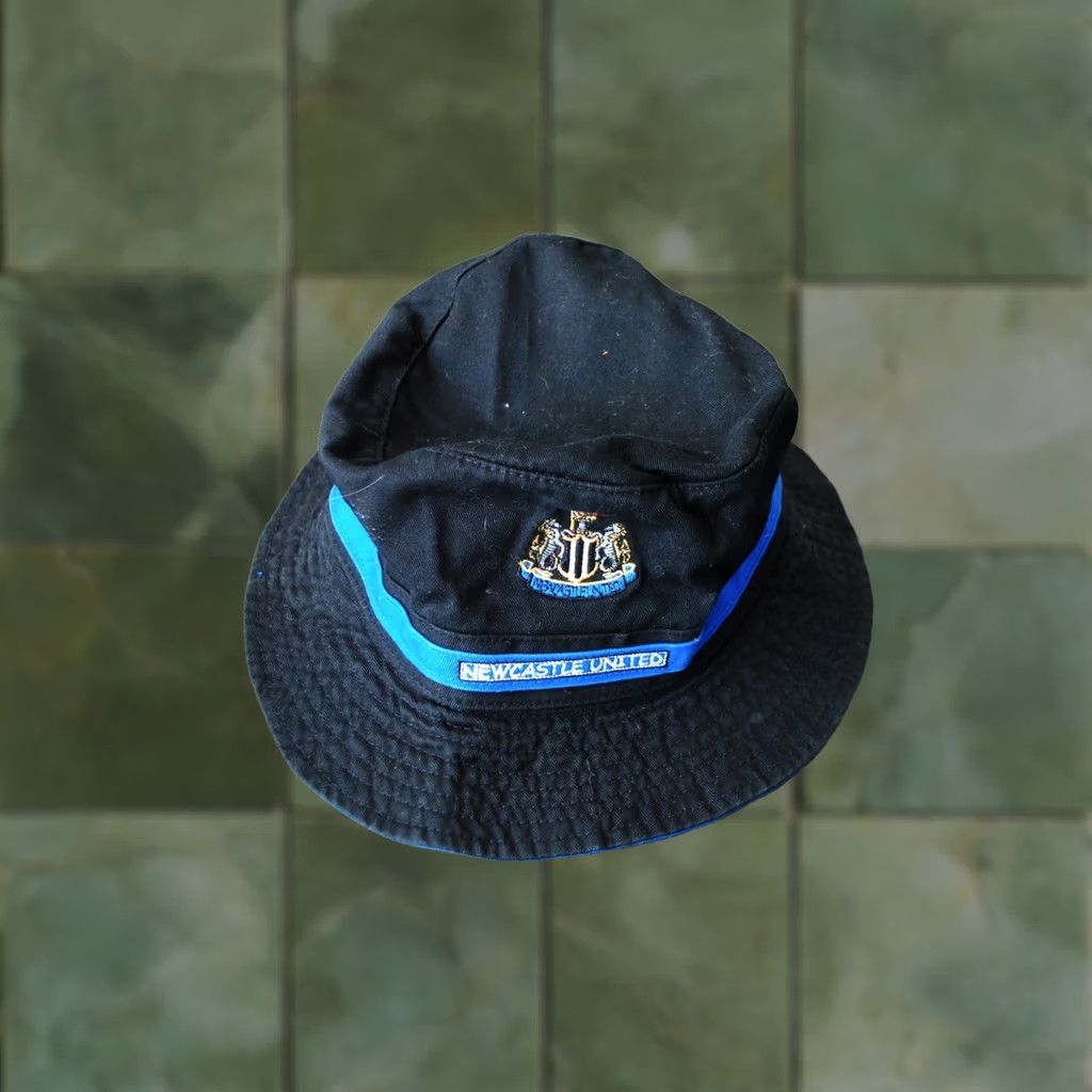 Adidas VINTAGE Adidas Newcastle United FC Bucket Hat Black Medium Sized Adult Mens OFFICIAL ADIDAS 2000S Holiday? Size ONE SIZE - 1 Thumbnail