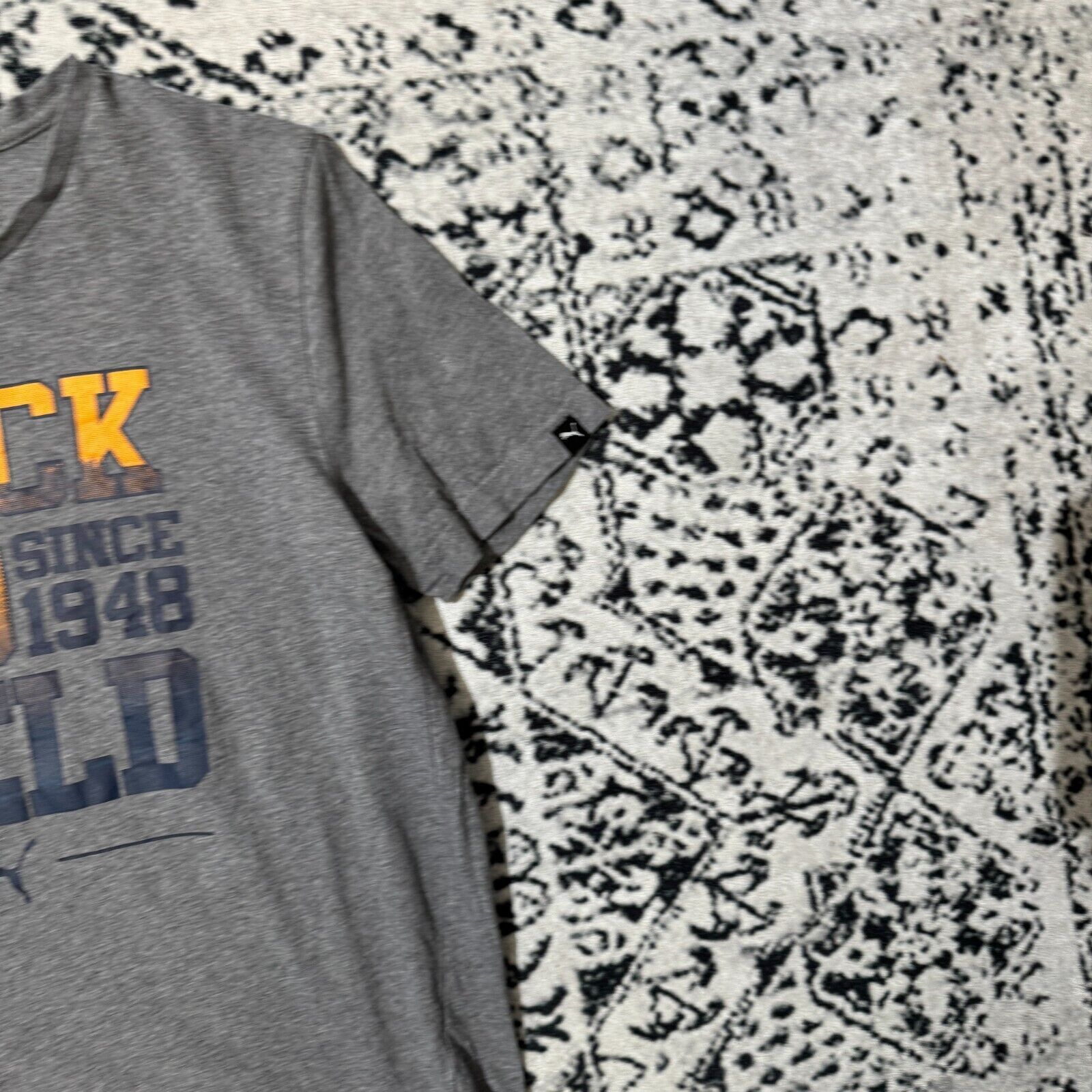 Puma × Vintage Vintage Puma Gray Cotton T-Shirt Size M Track And Field Y2K Size US M / EU 48-50 / 2 - 5 Thumbnail