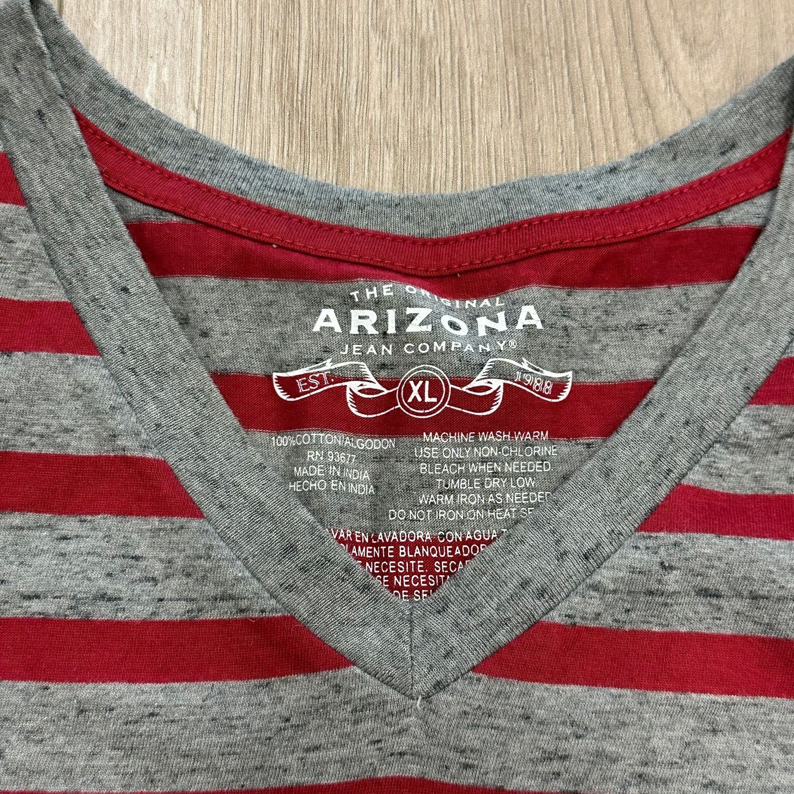 Arizona Jean Co. Arizona Jean Company striped V-neck T Shirt Tee Red Gray XL Size US XL / EU 56 / 4 - 3 Thumbnail