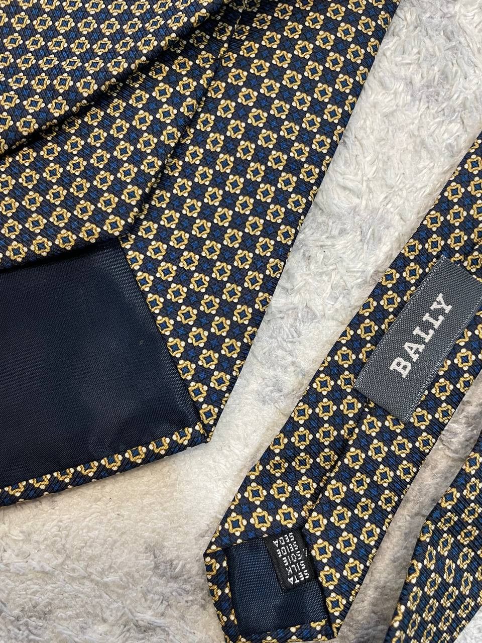 Bally Bally 100% Silk Tie Blue Gold Geometric Pattern Luxury Size ONE SIZE - 5 Thumbnail