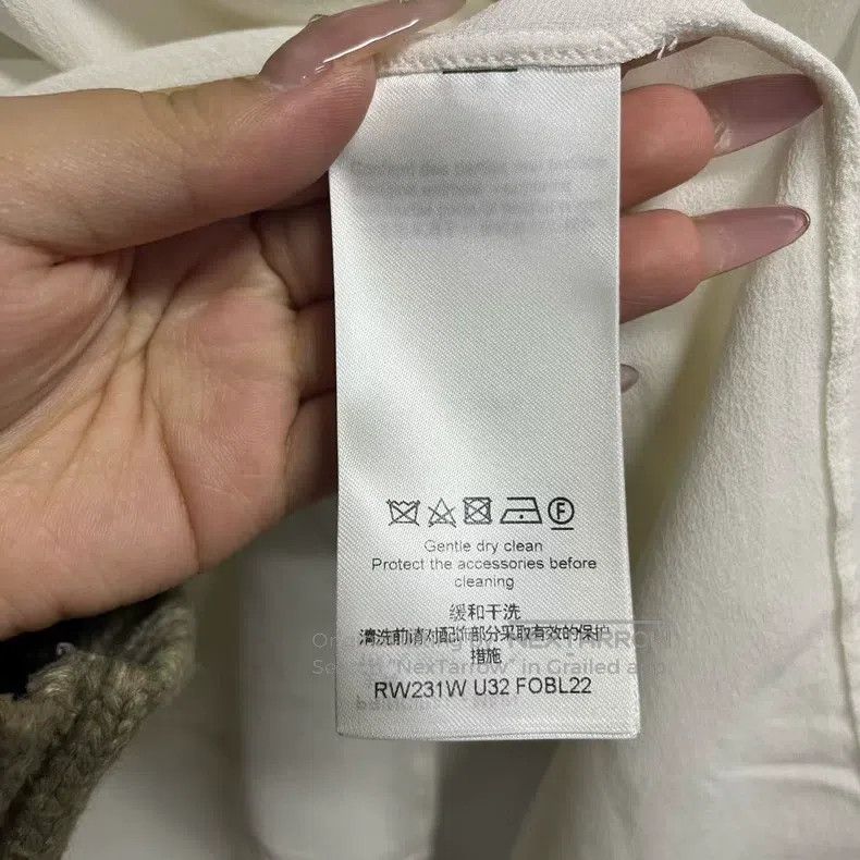 Louis Vuitton Louis Vuitton White solid collar with long sleeves shirt Size XS / US 0-2 / IT 36-38 - 3 Thumbnail