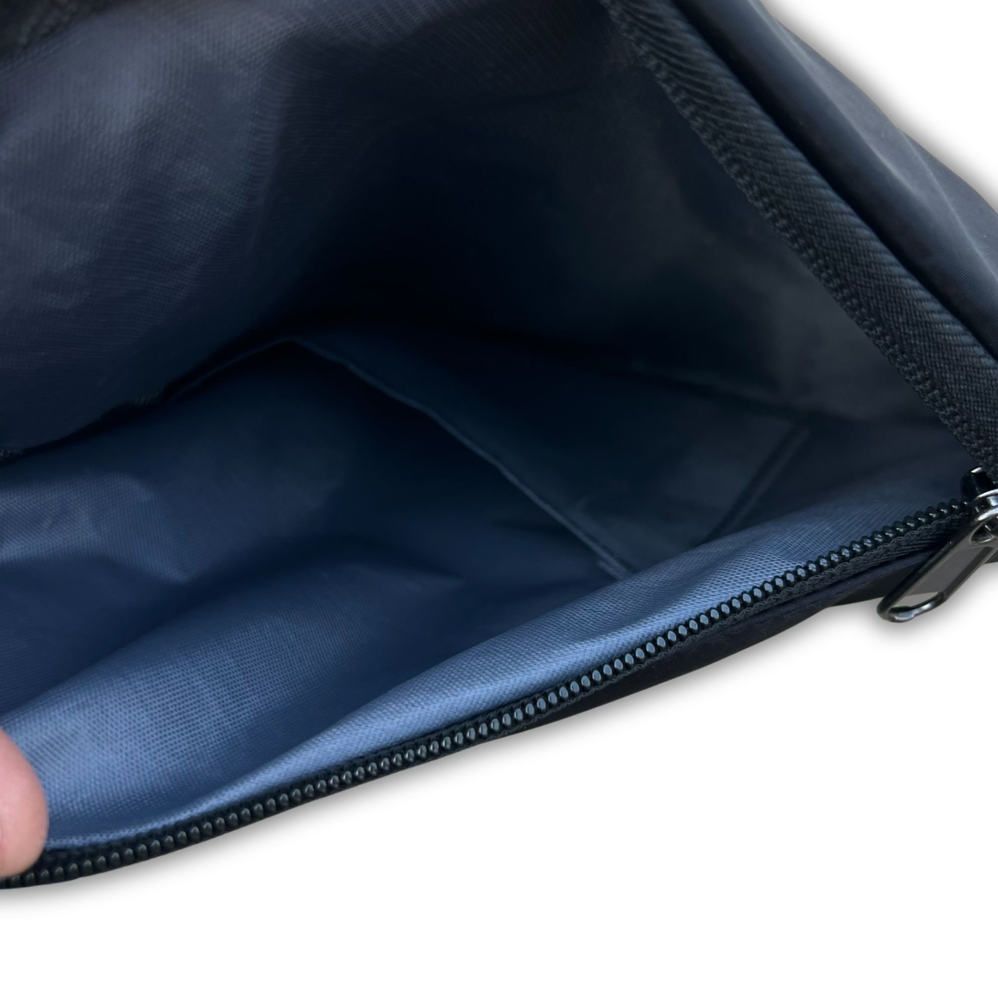 Other Black Sling Bag With Adjustable Strap & Multiple Zipper Pock Size ONE SIZE - 5 Thumbnail