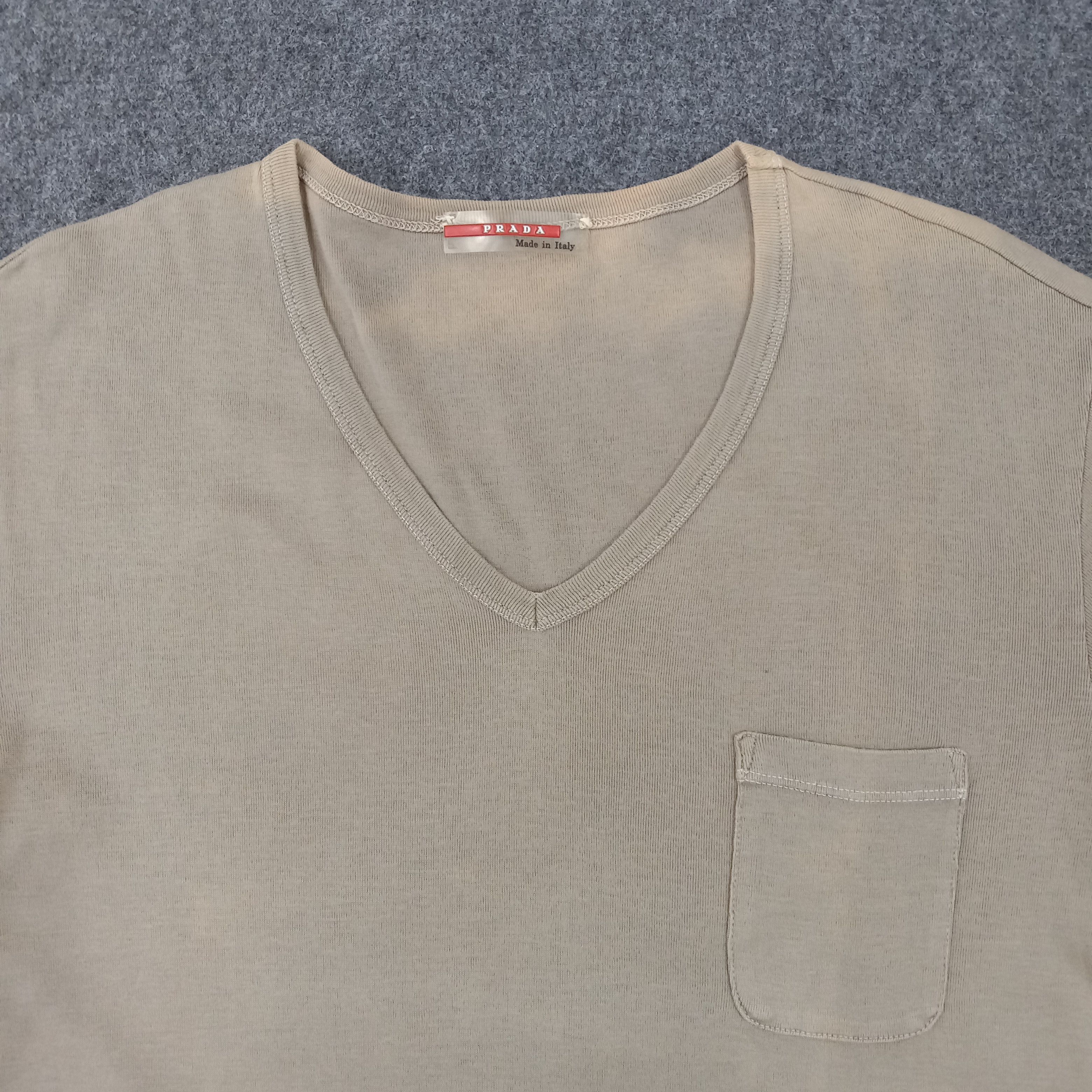 Prada Prada Plain Italian Designer V Neck Tshirt Size US S / EU 44-46 / 1 - 3 Thumbnail