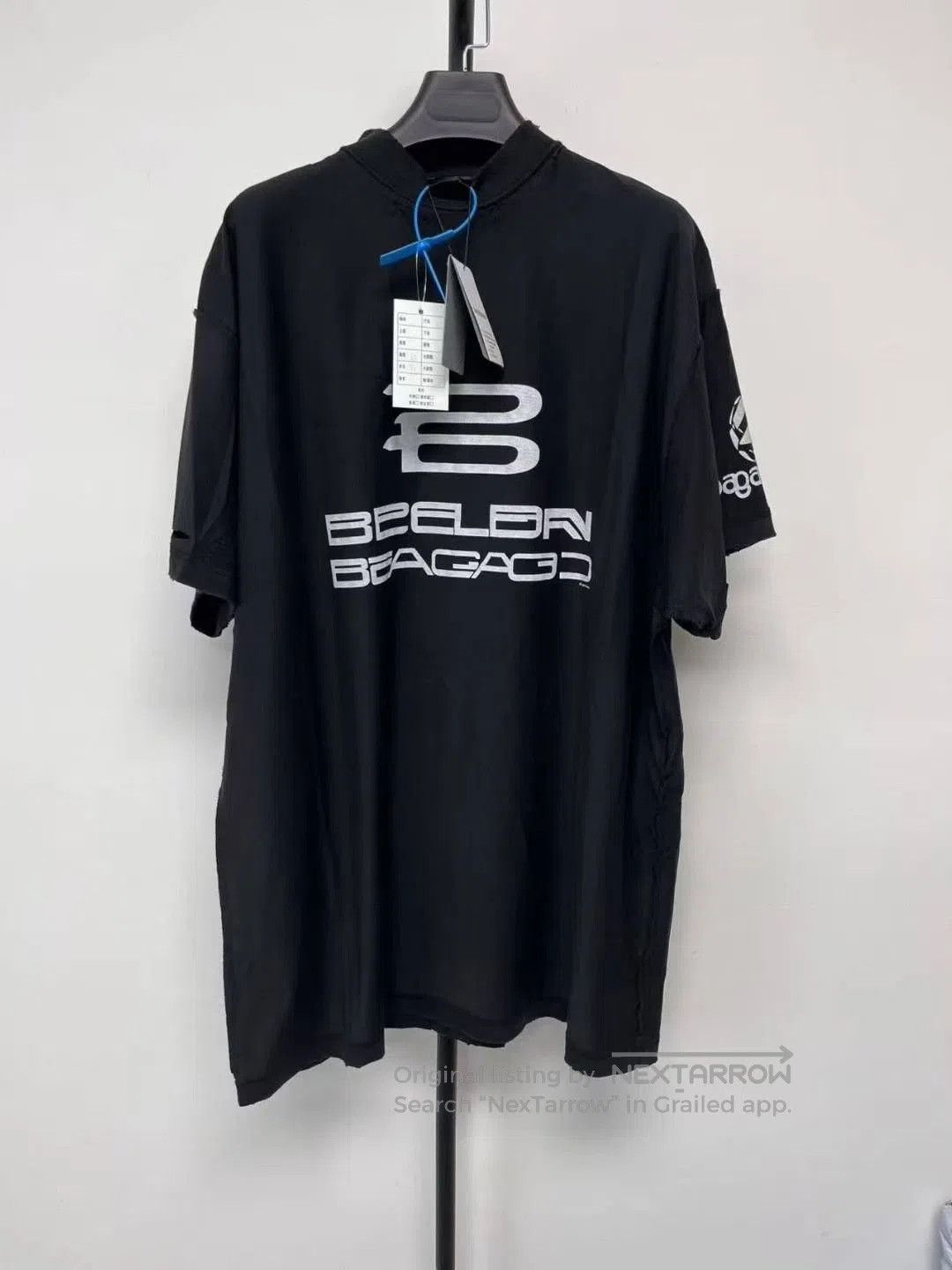 Balenciaga Balenciaga Men's Logo Print Crewneck T-Shirt. Size US M / EU 48-50 / 2 - 1 Thumbnail