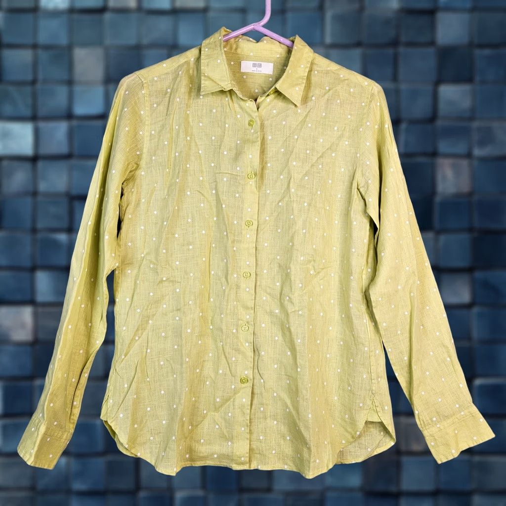 Uniqlo Uniqlo Shirt Button-Up Linen Yellow White Polka Dot Size S Regular Womens Classic Button-Up Shirt Womens Size S / US 4 / IT 40 - 1 Thumbnail