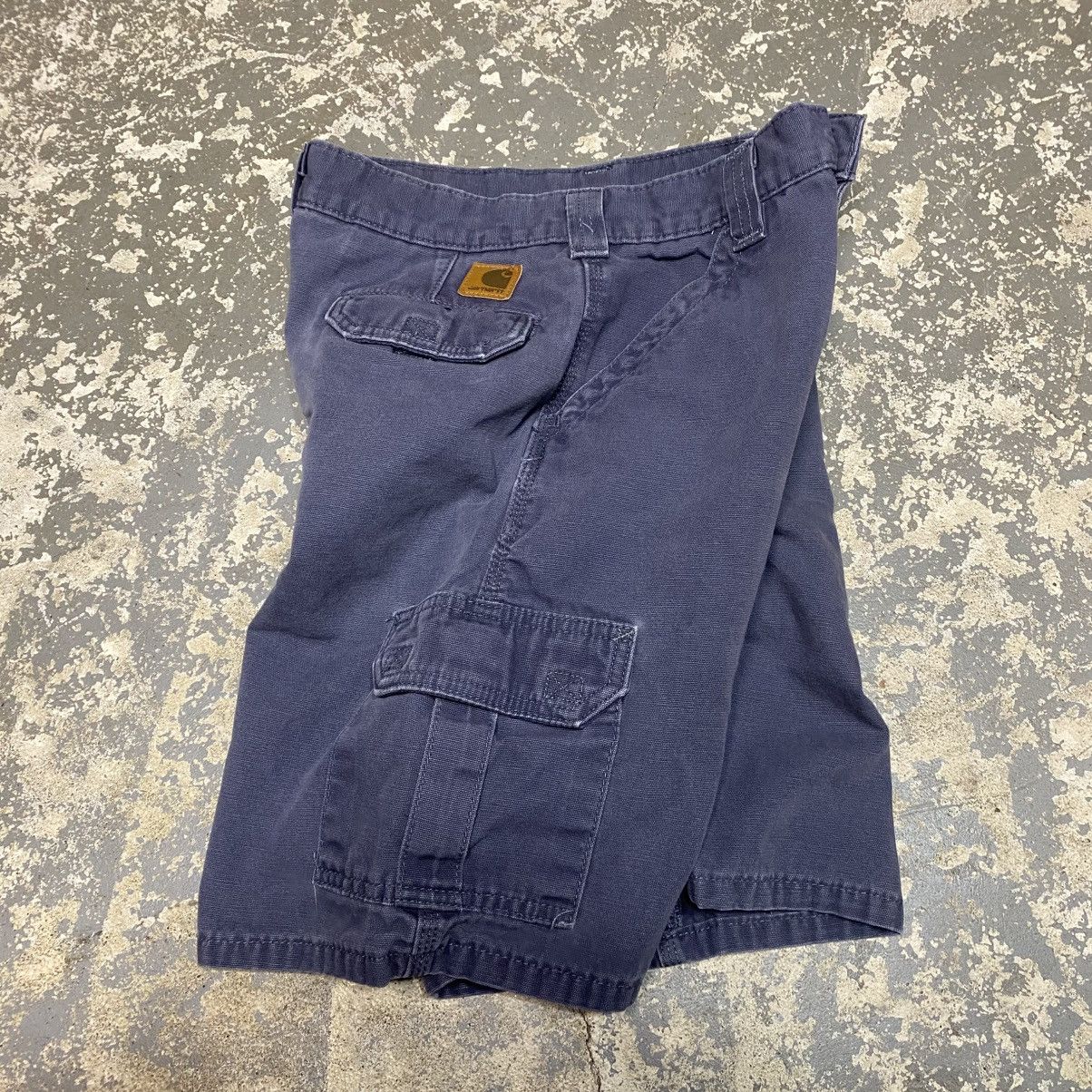 Carhartt × Vintage Vintage Carhartt Grey/Navy YYB164 BLS Cargo Workwear Shorts Size US 27 - 3 Thumbnail