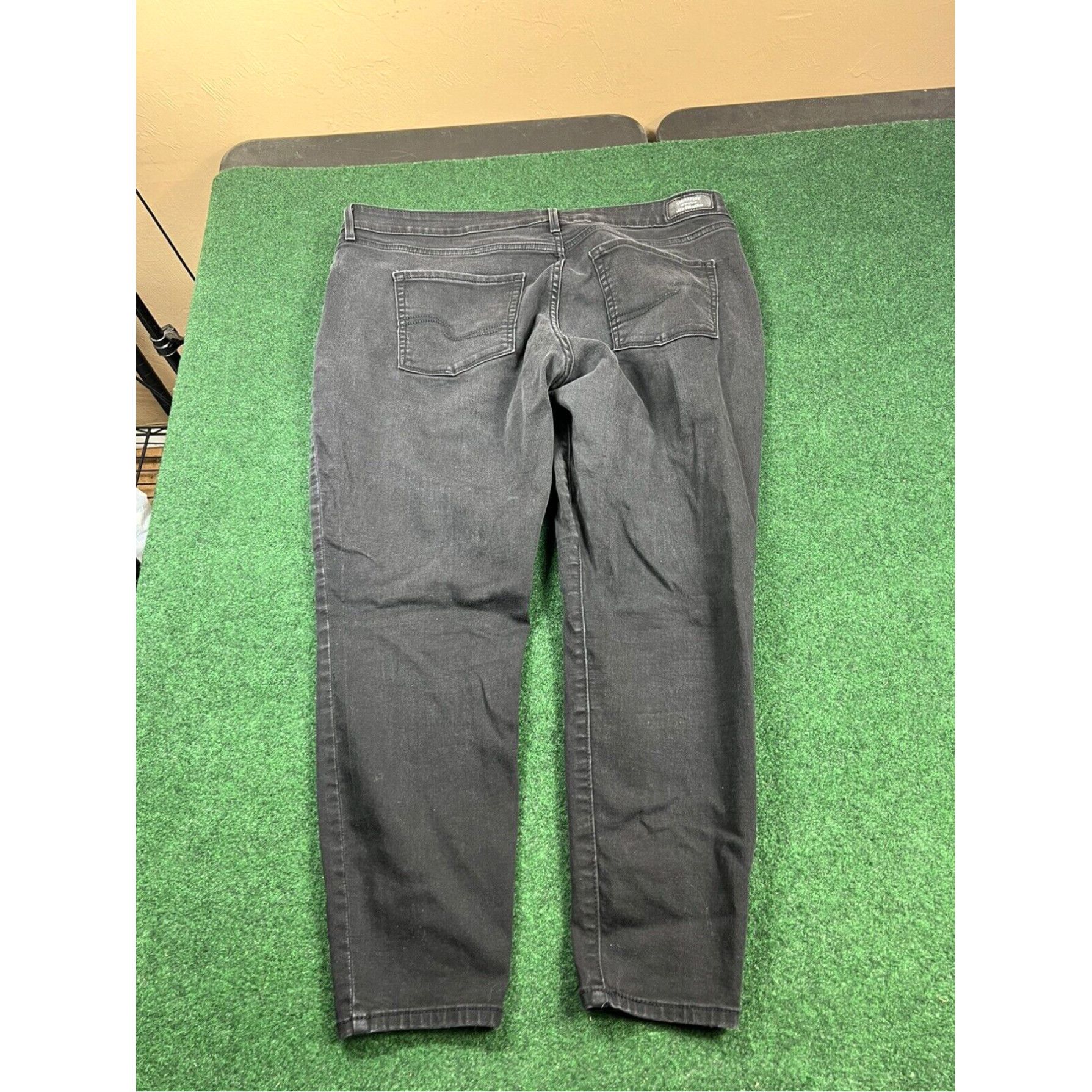 Levi's Signature by Levi's Low Rise Jegging Jeans Women's Plus 22S 36x30 Black Size 40" / US 18 - 1 Thumbnail