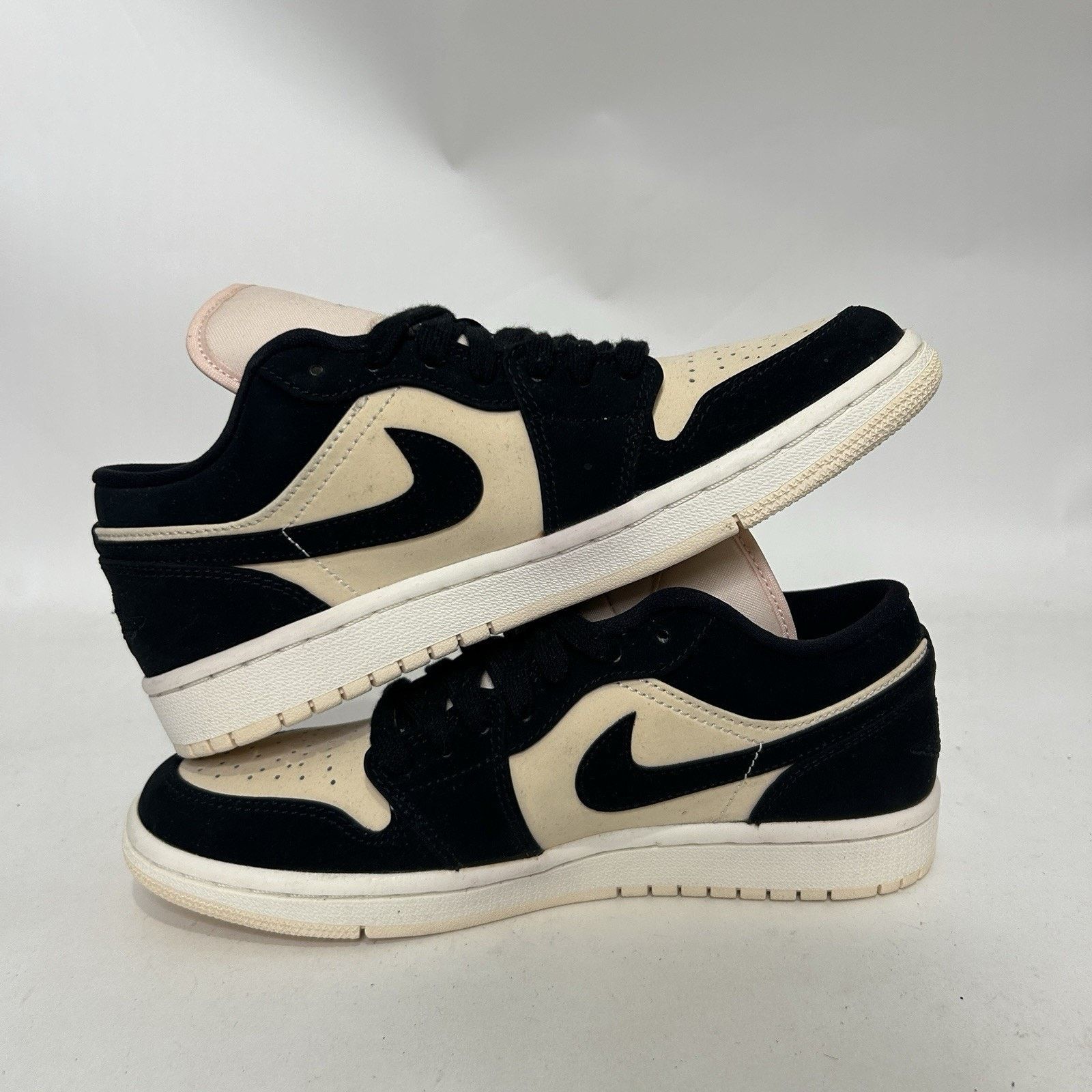 Jordan Brand Nike Air Jordan 1 Retro Low WMNS “Black Guava Ice” Size US 7 / IT 37 - 3 Thumbnail