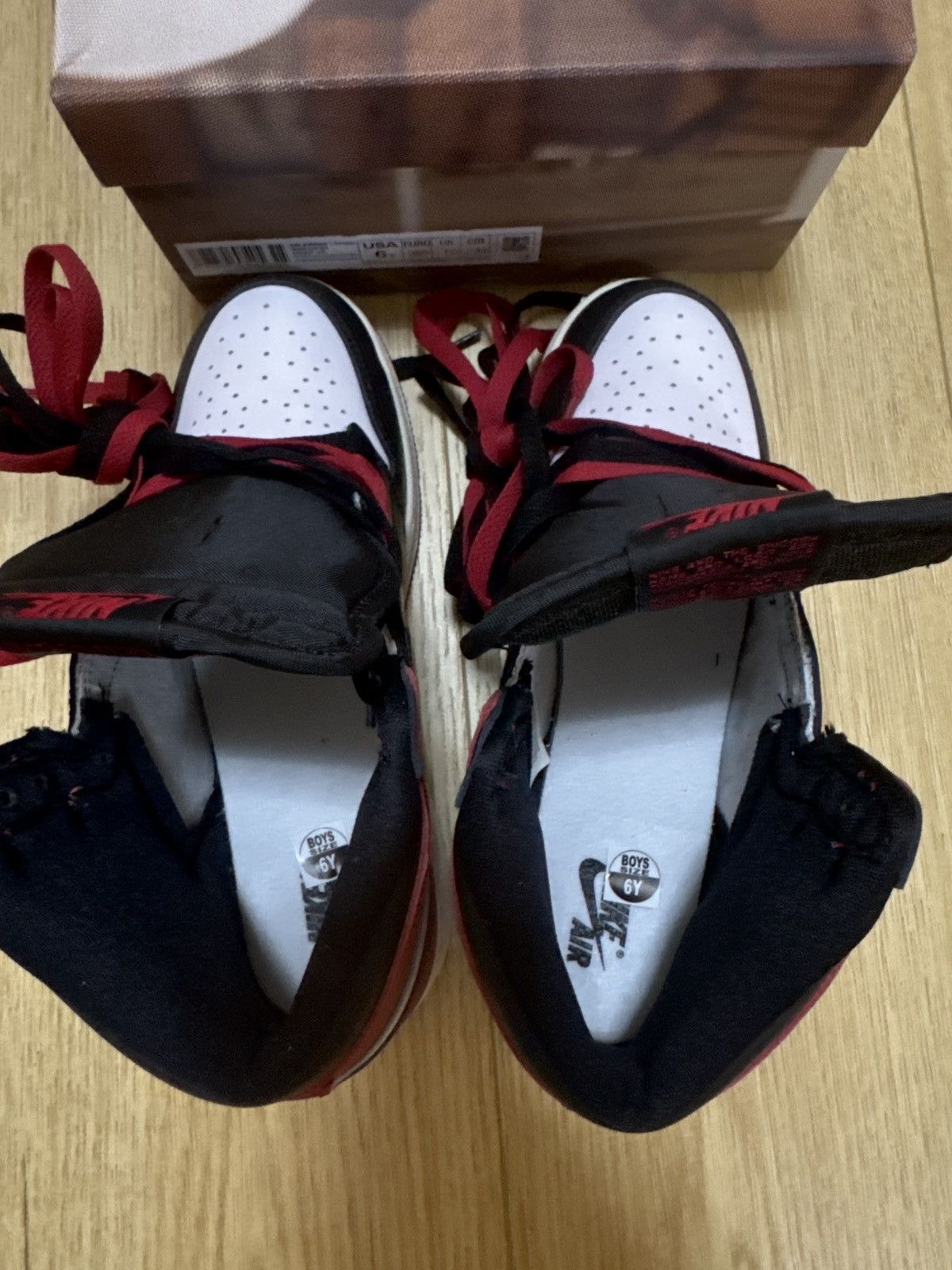 Jordan Brand 🔥 Air Jordan 1 High OG Black Toe Reimagined – GS 6Y / W7 Size US 7.5 / IT 37.5 - 7 Thumbnail
