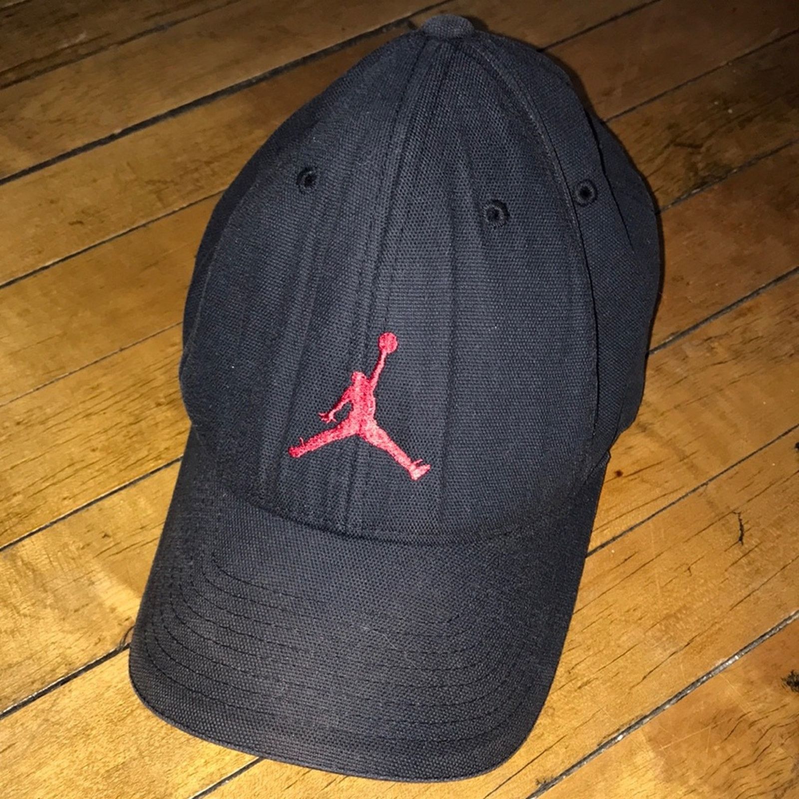Jordan Brand Jordan Black Cap with Red Logo Size ONE SIZE - 1 Thumbnail