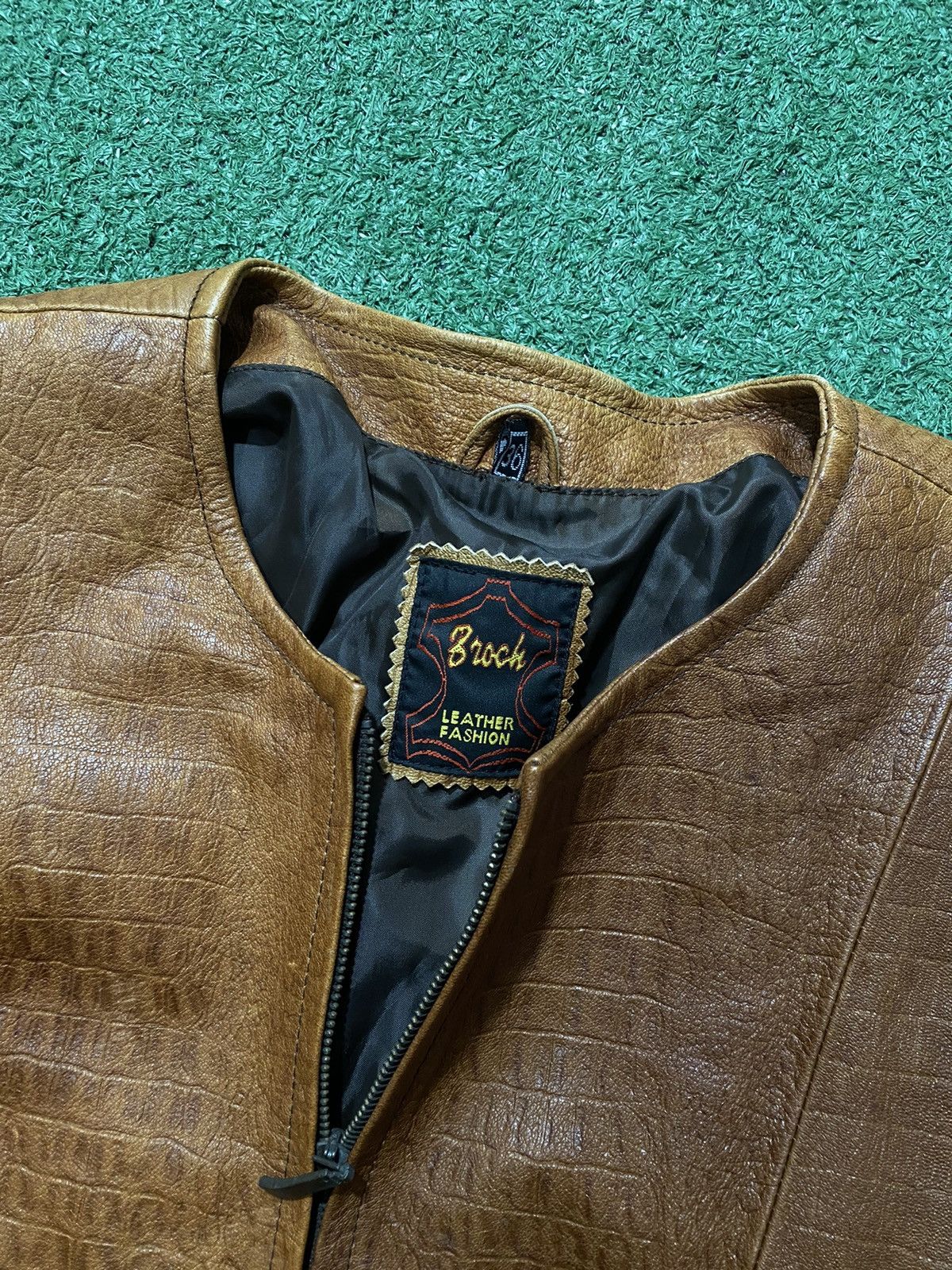 Genuine Leather Genuine leather jacket italy ramones zipper moto Size S / US 4 / IT 40 - 3 Thumbnail