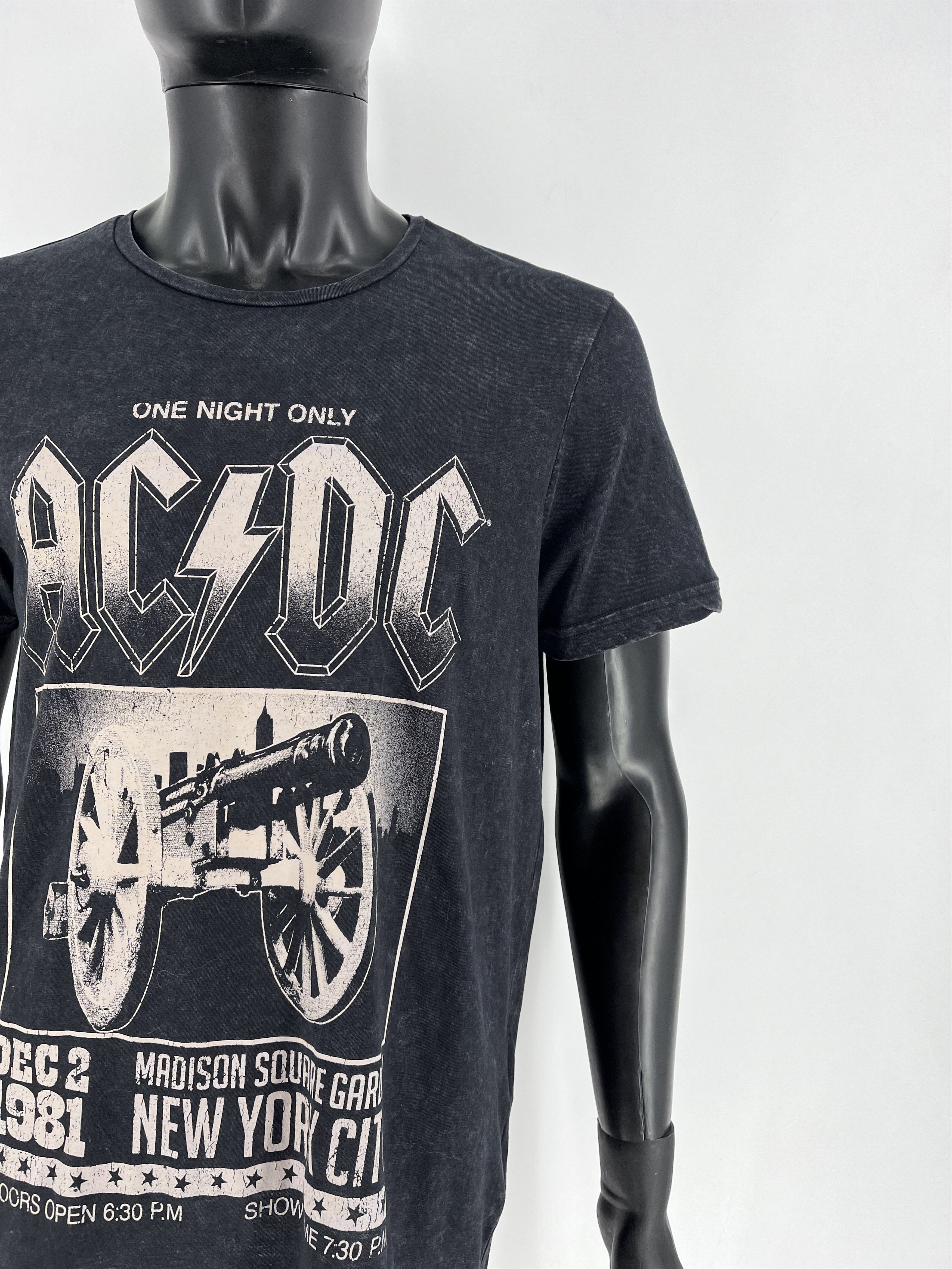 Band Tees × Vintage VINTAGE Y2K ACDC TEE SHIRT BAND TEE SIZE M Size US M / EU 48-50 / 2 - 7 Thumbnail