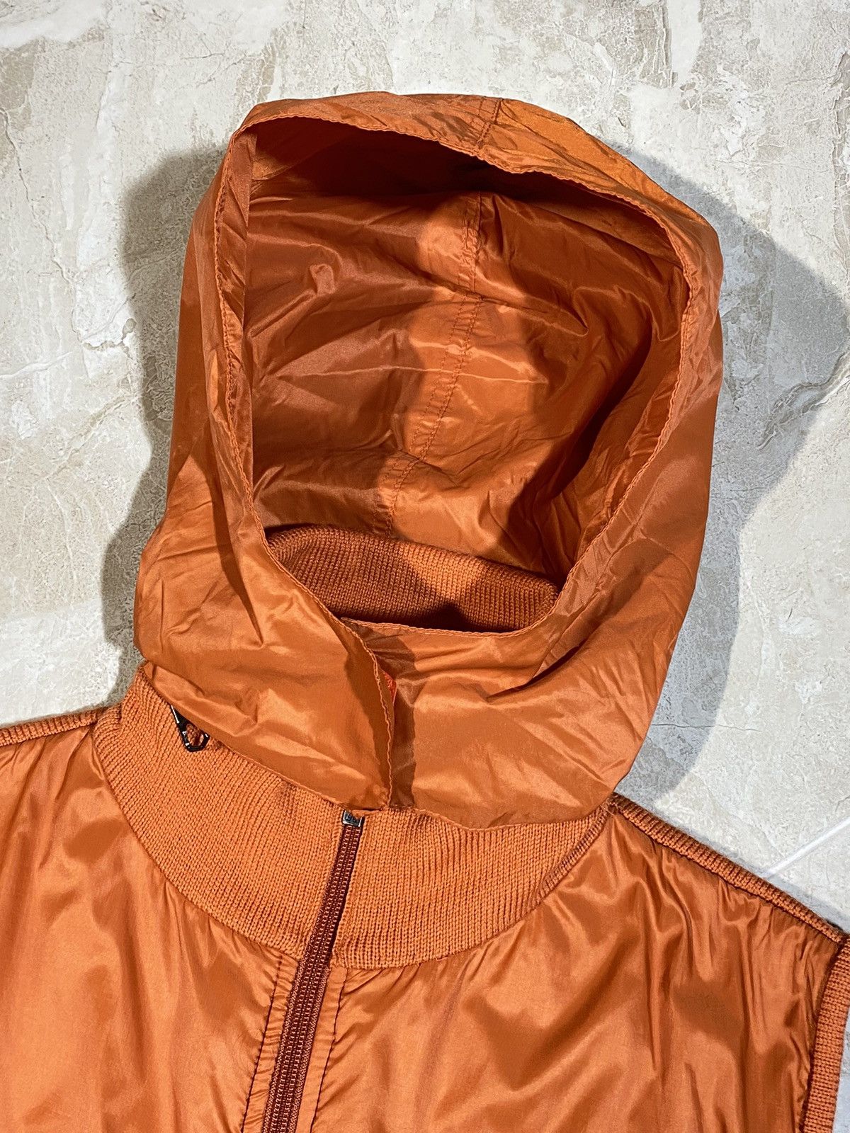 Moncler × Vintage Vintage Moncler Orange Nylon Knit Vest Size L / US 10 / IT 46 - 7 Thumbnail