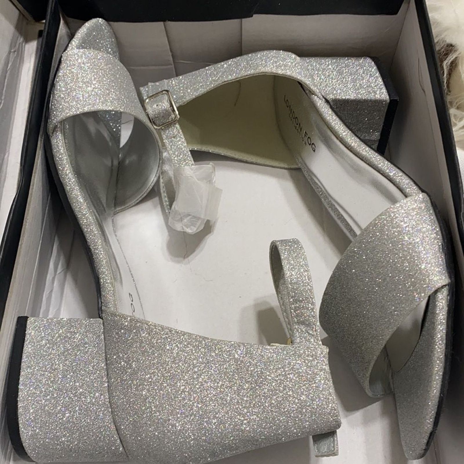 London Fog London Fog Block Heel Sandal sz 7.5 Silver NEW #8-X Size US 7.5 / IT 37.5 - 11 Thumbnail