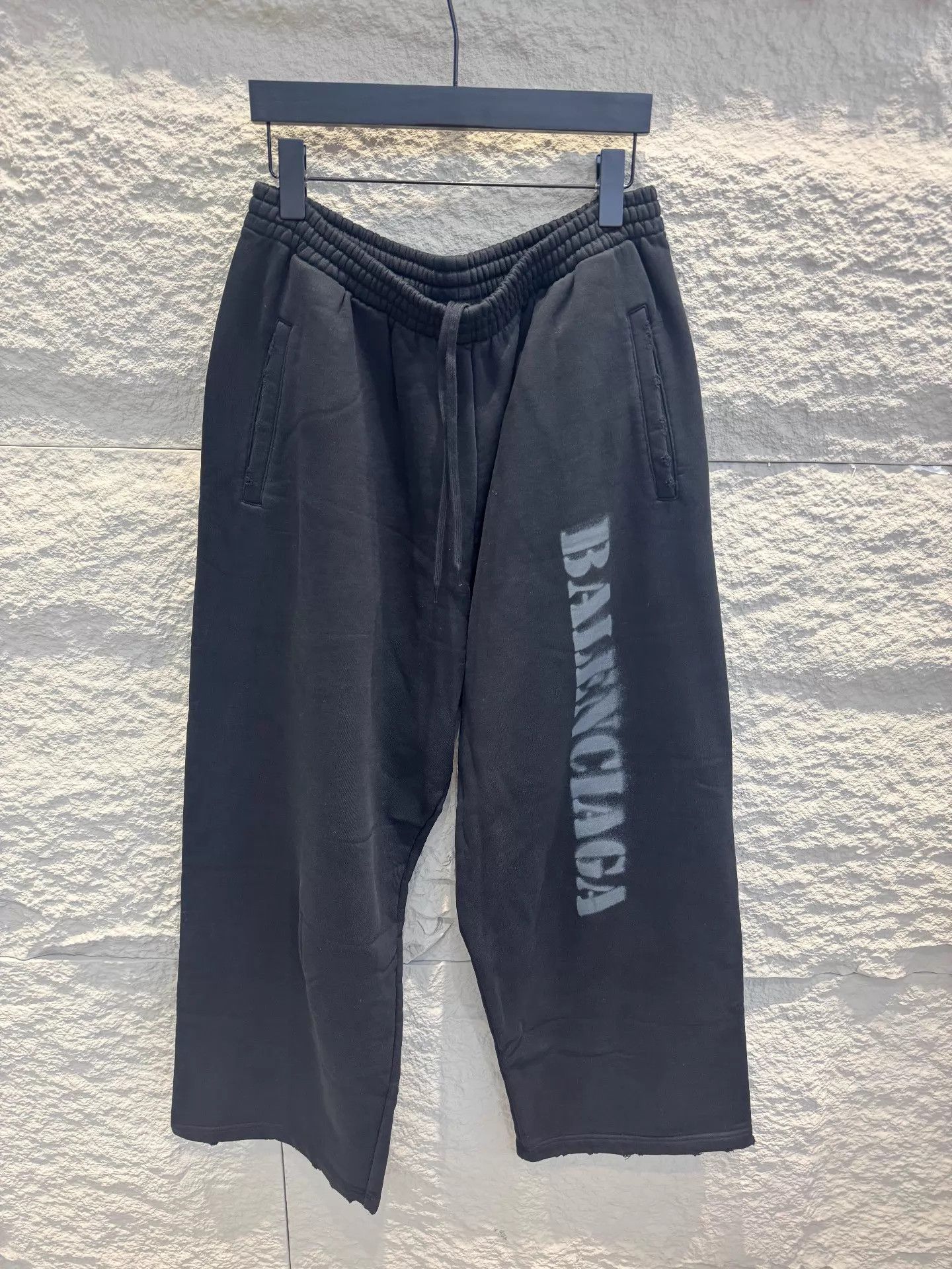 Balenciaga Balenciaga Distressed Logo Print Loose Unisex Pants M Size US 32 / EU 48 - 1 Thumbnail