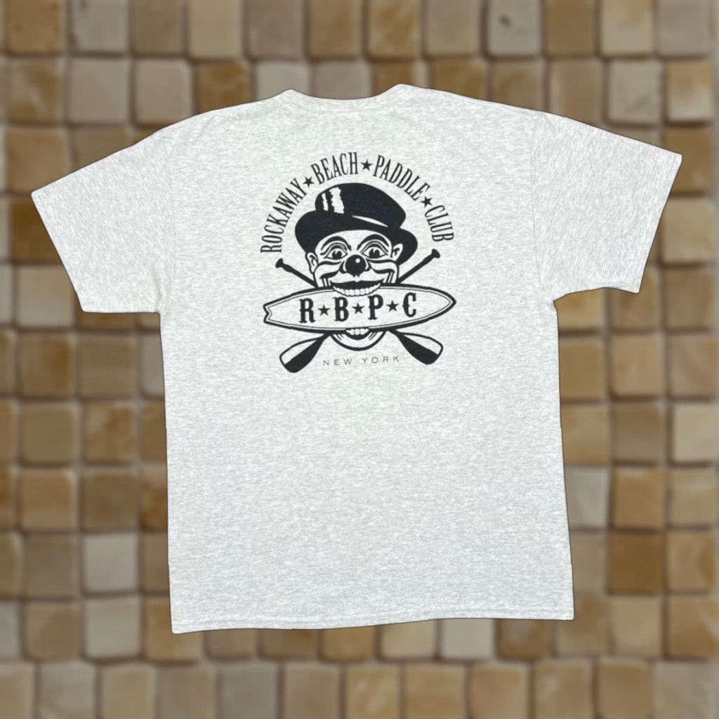 Jerzees Jerzees Rockaway Beach Paddle Club RBPC New York Souvenir Graphic T-Shirt Large Grey Mens Shirt Regular Short Sleeve Cotton Vintage? Size US L / EU 52-54 / 3 - 1 Thumbnail
