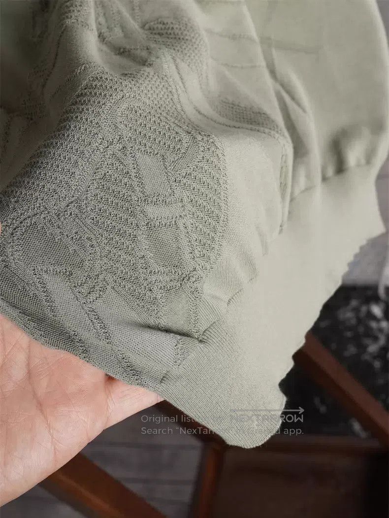 Hermes Hermes Men's Embossed Knit Short Sleeve Size US M / EU 48-50 / 2 - 5 Thumbnail