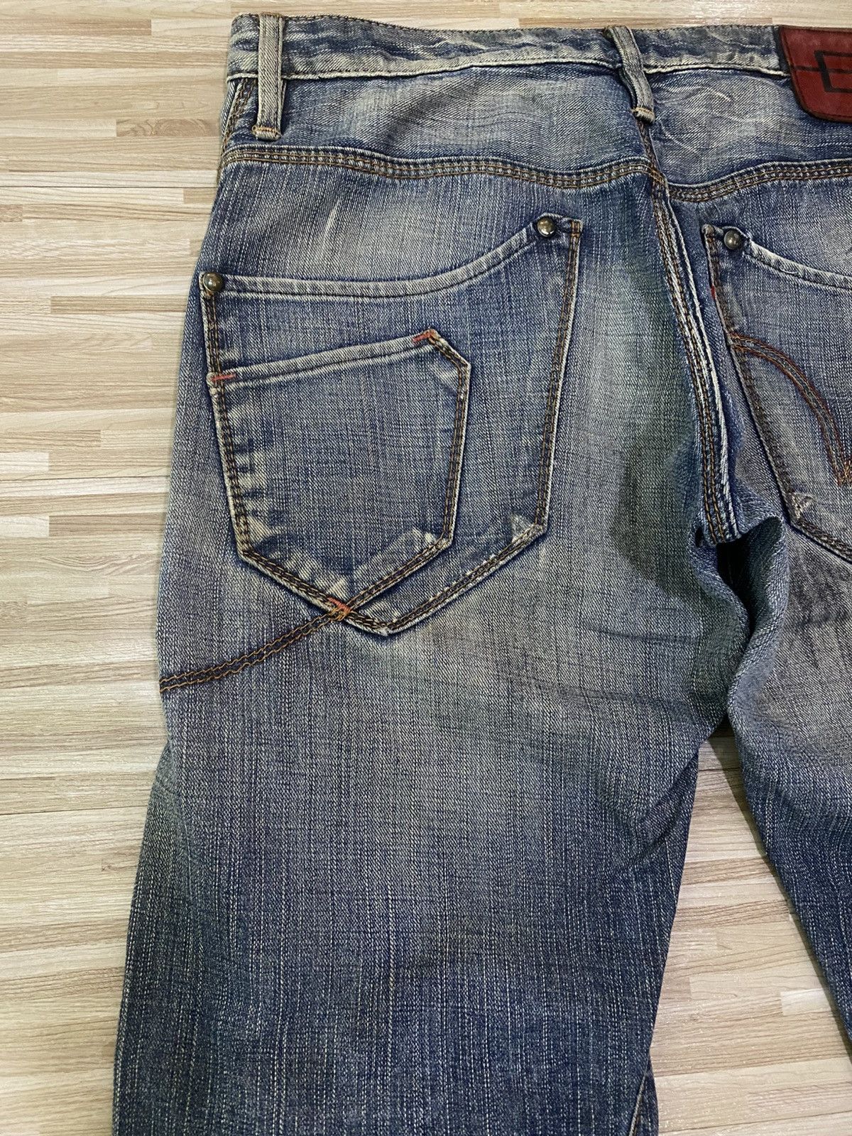 💥INSANE E-FUNCTION TWISTED LED JEANS
