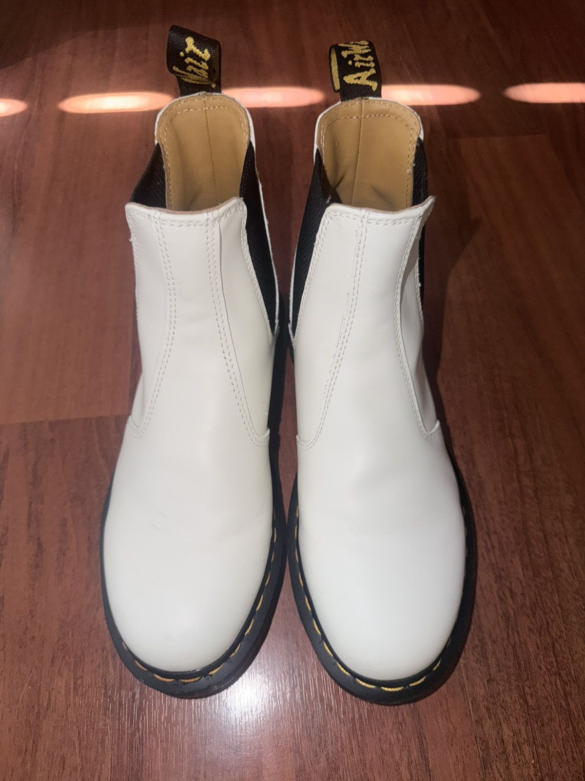 Dr. Martens Dr. Marten 2976 Chelsea White Size US 8 / EU 41 - 1 Thumbnail