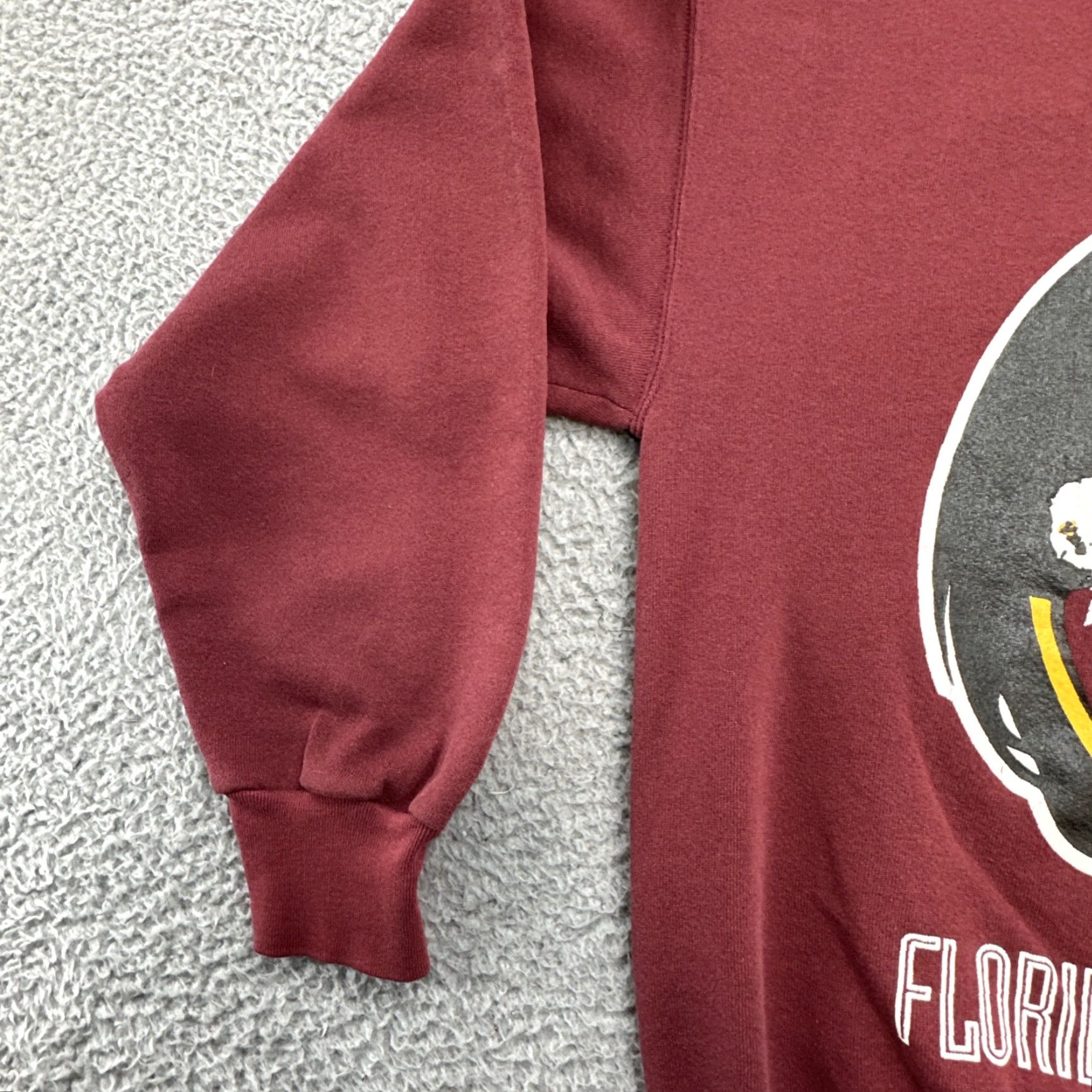 Vintage VINTAGE Florida State University Seminoles Sweatshirt Large USA 90s Wolf Pullover Men Red Logo Raglan Sleeve 50/50 Cotton Polyester Crew Neck Football Size US L / EU 52-54 / 3 - 4 Thumbnail