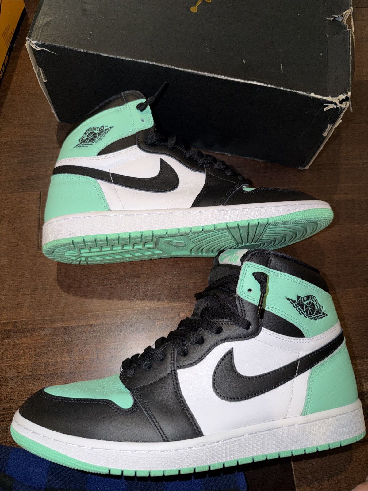 Jordan Brand jordan 1 retro green glow Size US 13 / EU 46 - 2 Thumbnail