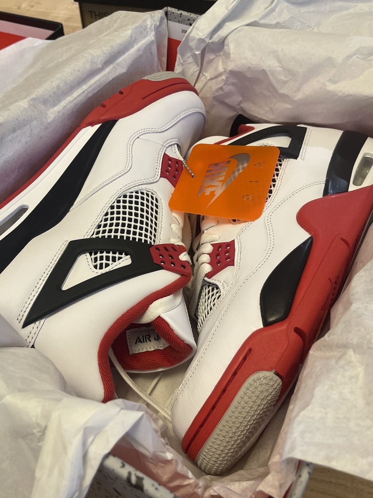 Jordan Brand Air jordan 4 retro Fire Red size 10.5 Size US 10.5 / EU 43-44 - 7 Thumbnail