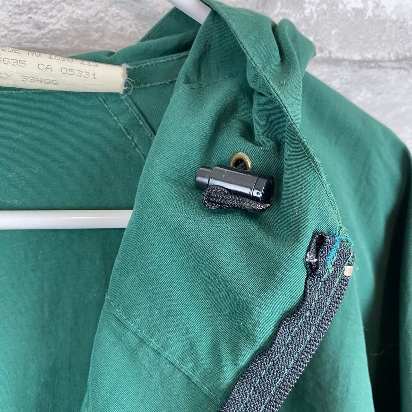 Vintage Vintage Woolrich Hunter Green Nylon Windbreaker Men's M Size US M / EU 48-50 / 2 - 7 Thumbnail
