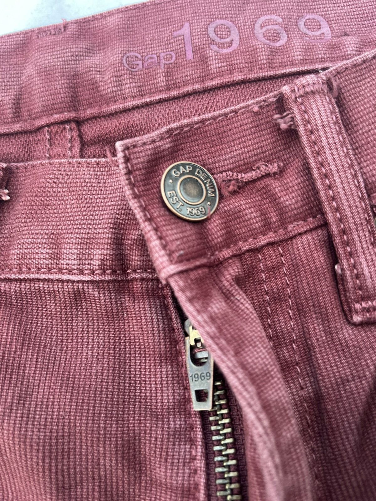 Gap GAP DENIM 1969 Burgundy Slim Jeans Y2K Style Vtg Size US 31 - 3 Thumbnail